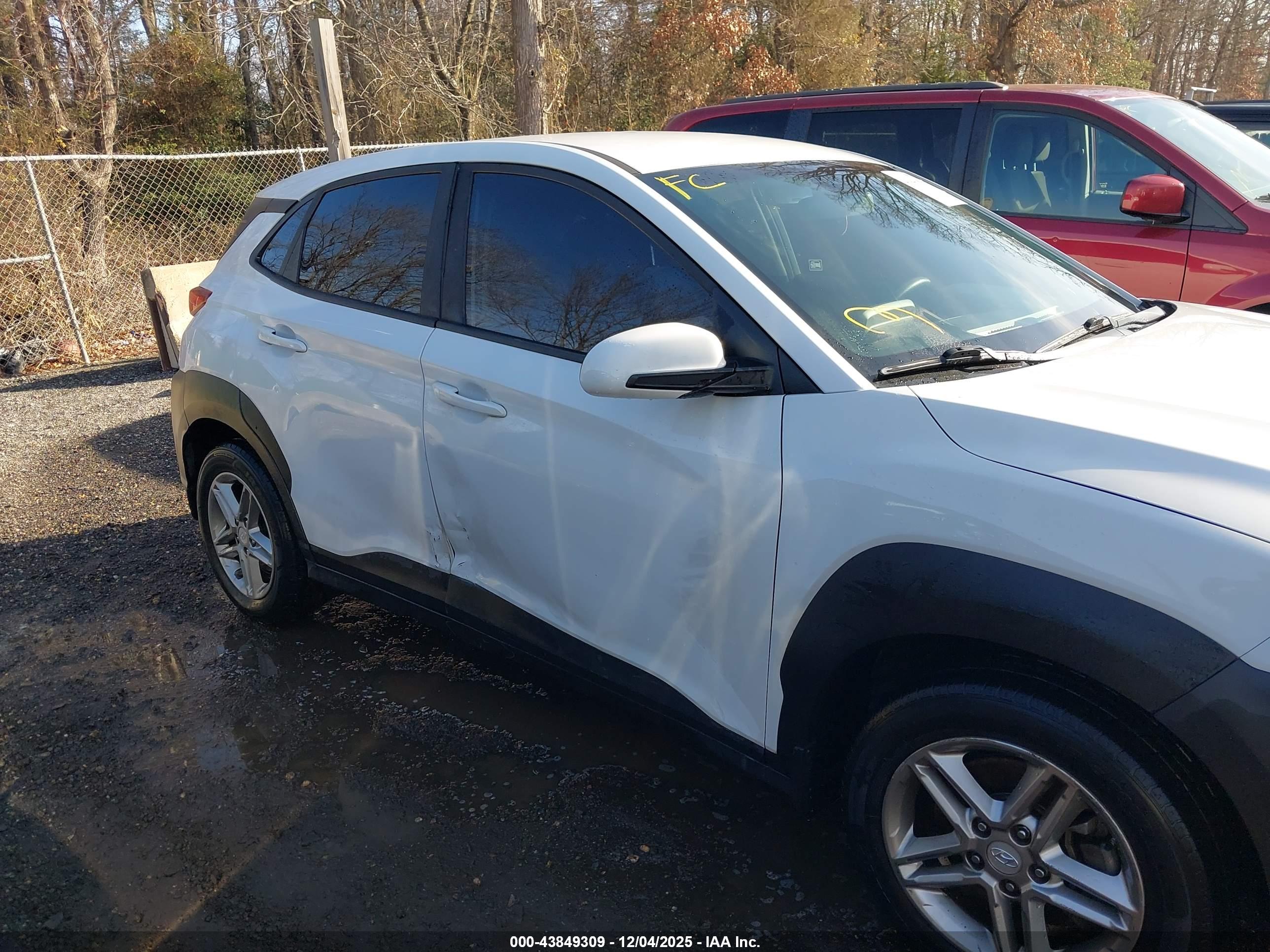 HYUNDAI KONA image 6
