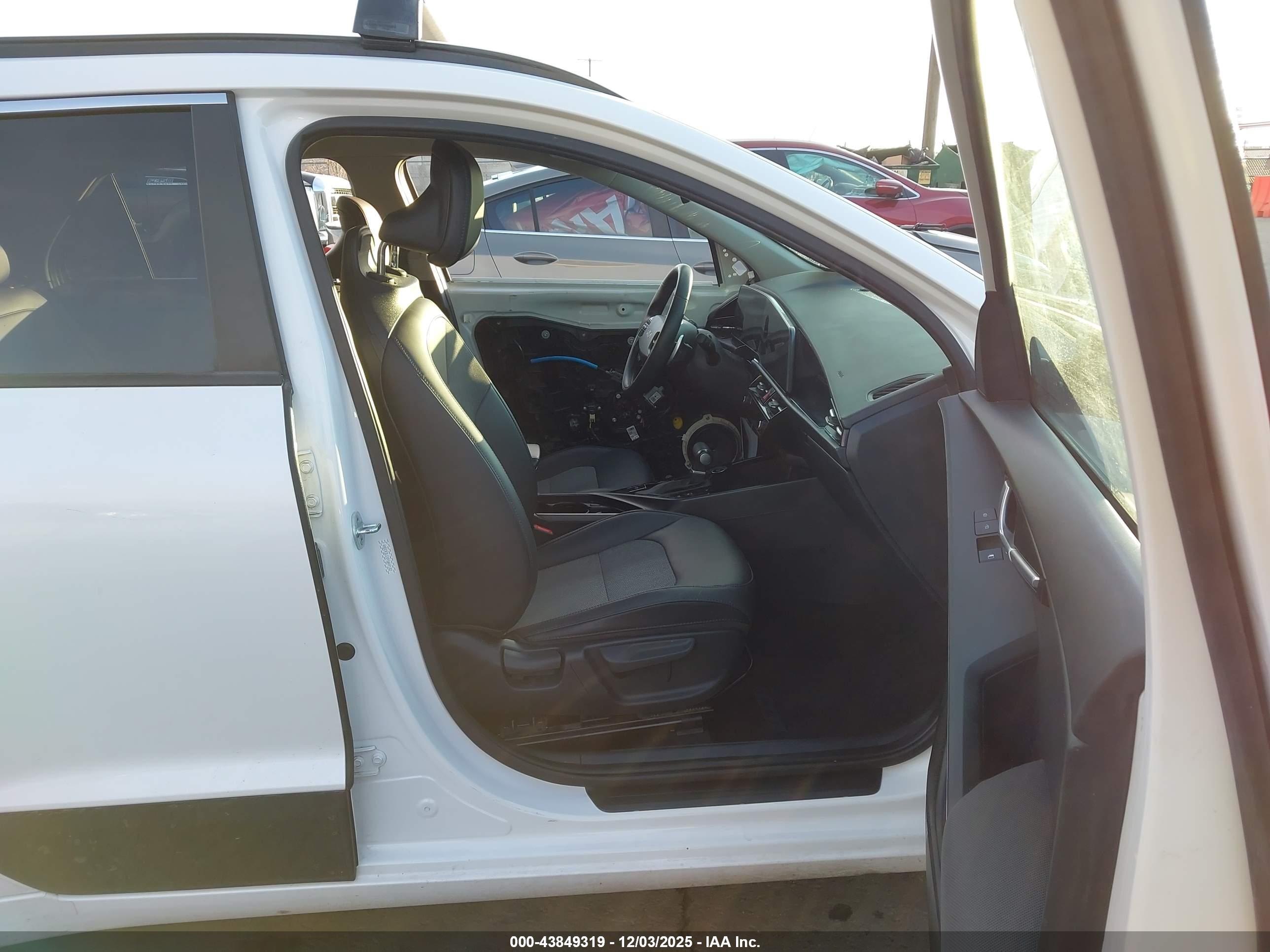 KIA NIRO image 5