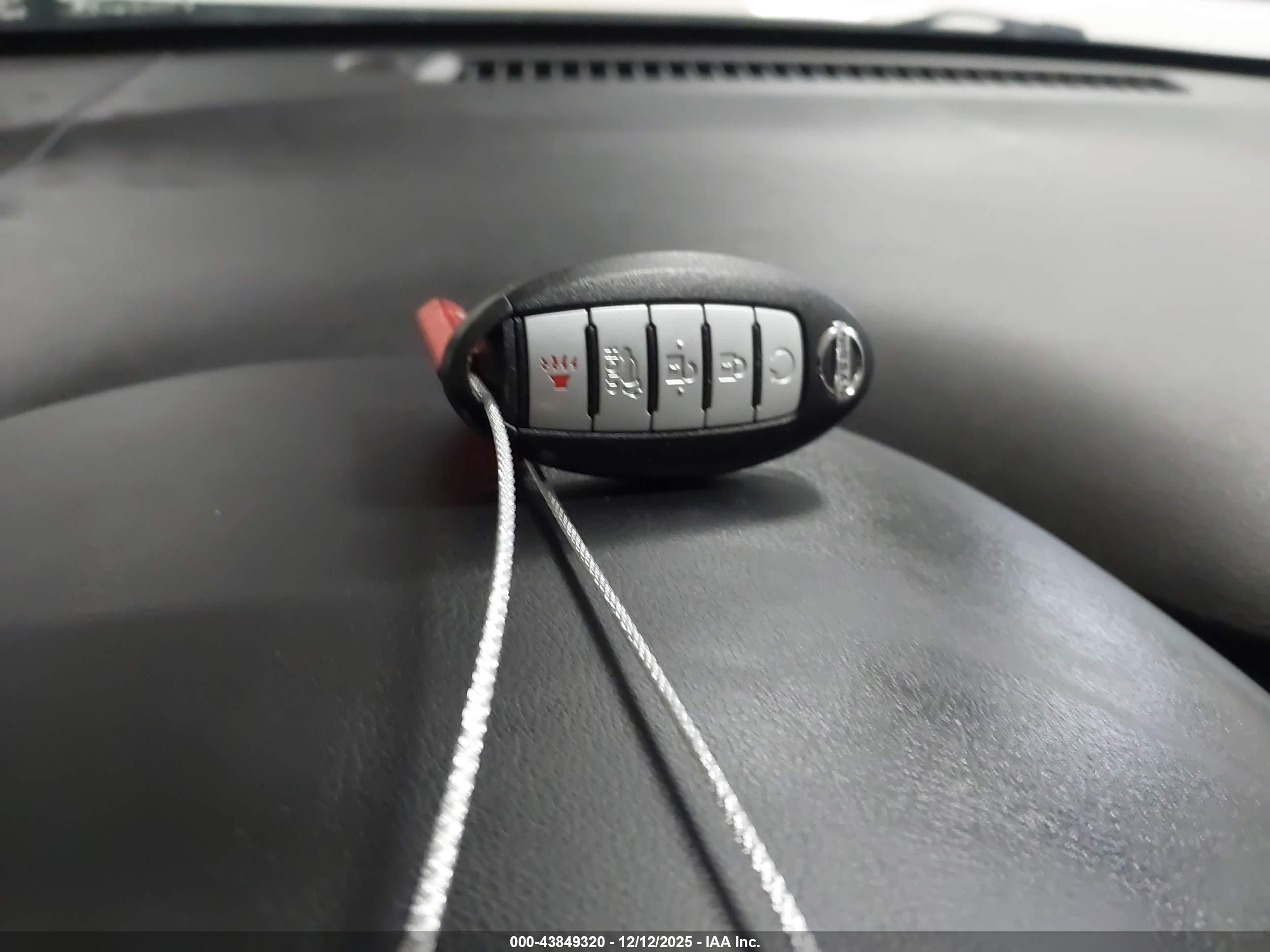 NISSAN MURANO image 11