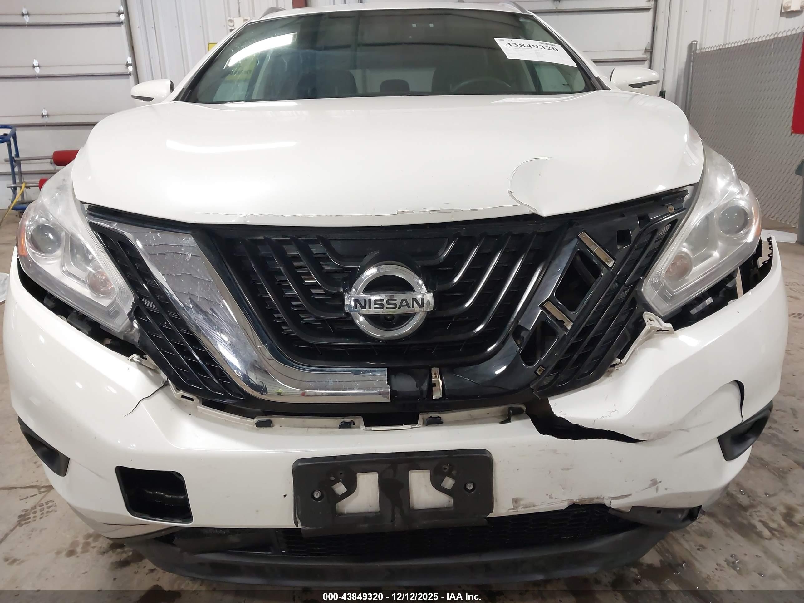 NISSAN MURANO image 6