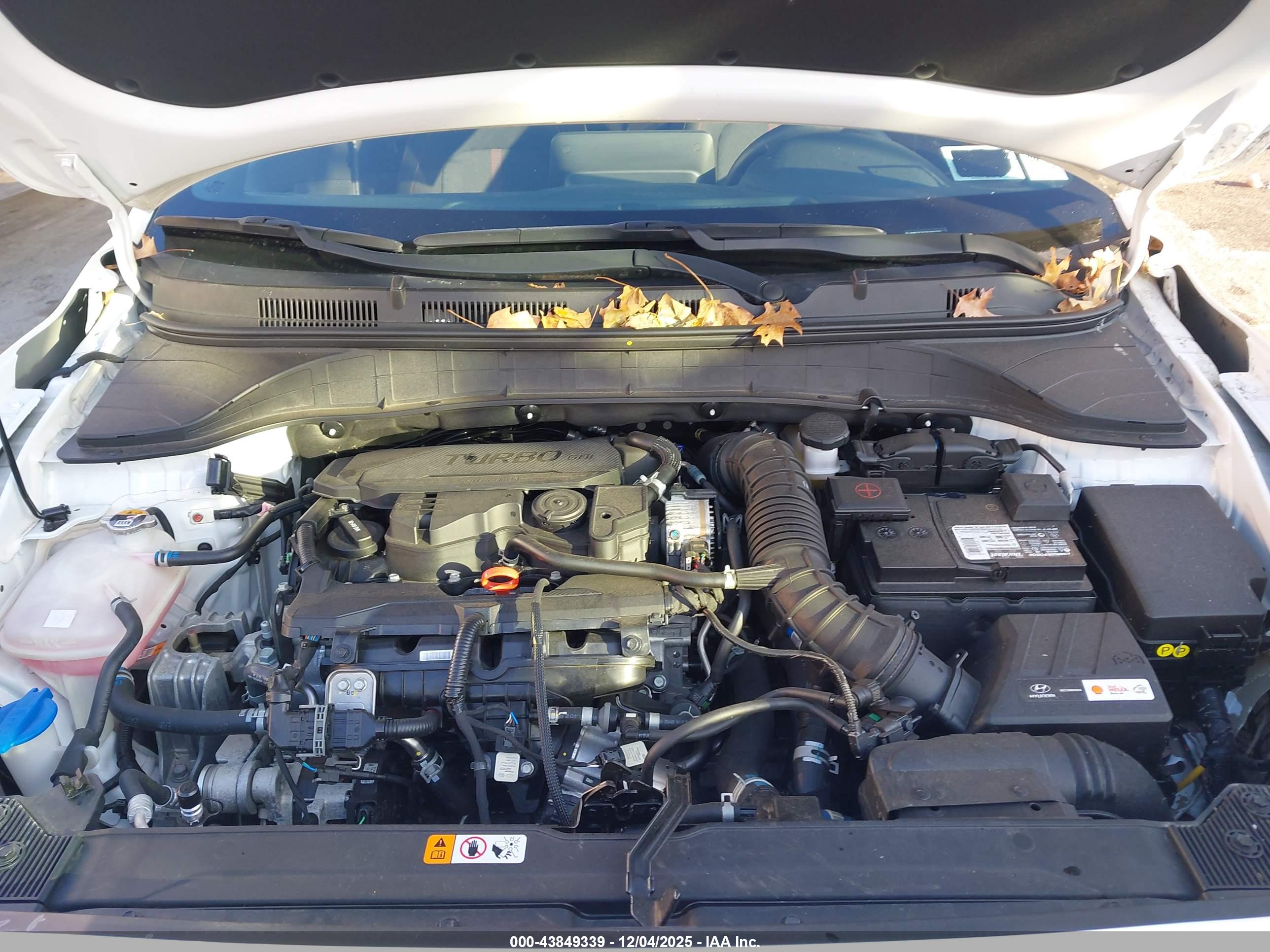 HYUNDAI KONA image 10