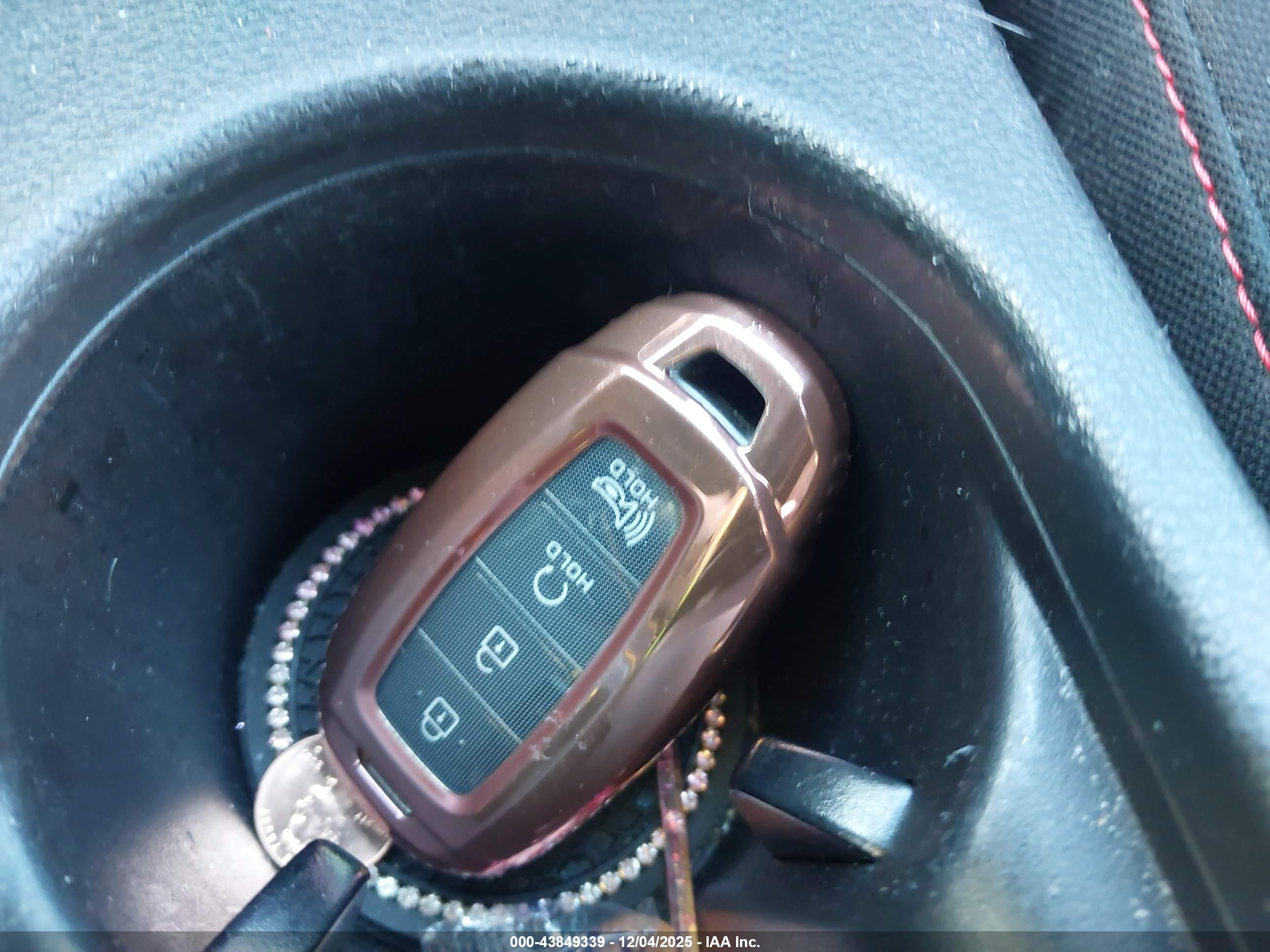 HYUNDAI KONA image 11