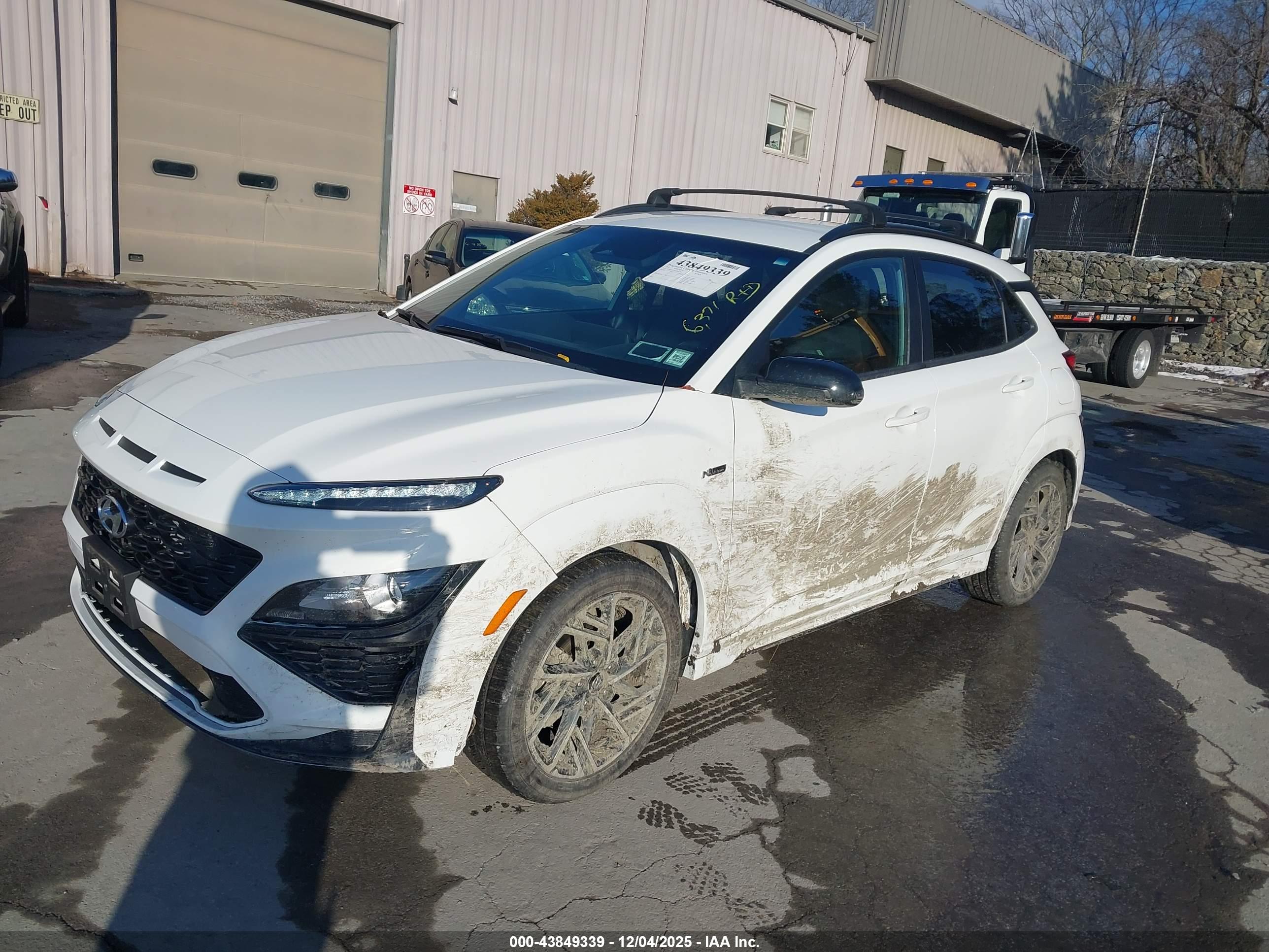 HYUNDAI KONA image 2