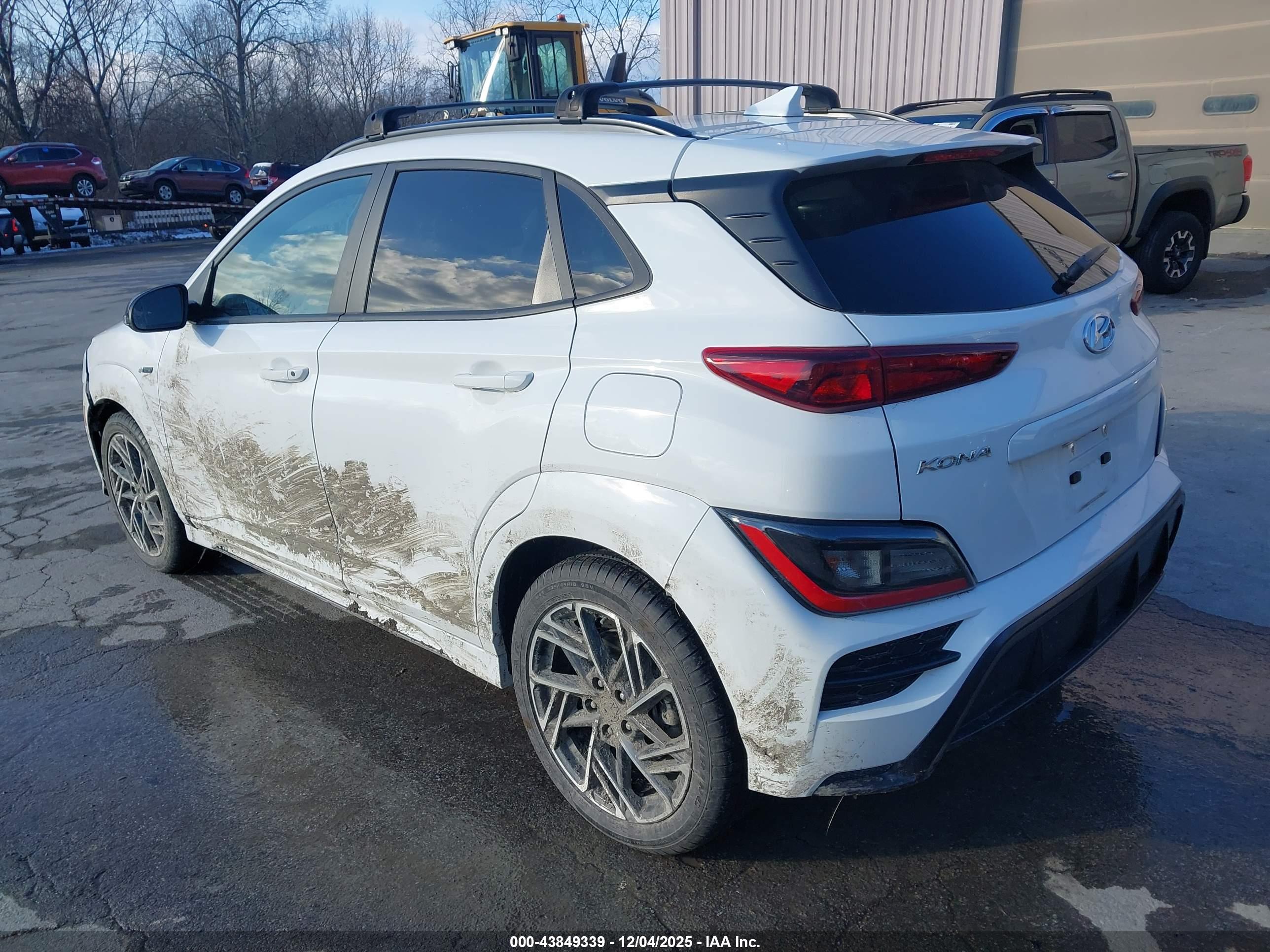 HYUNDAI KONA image 3