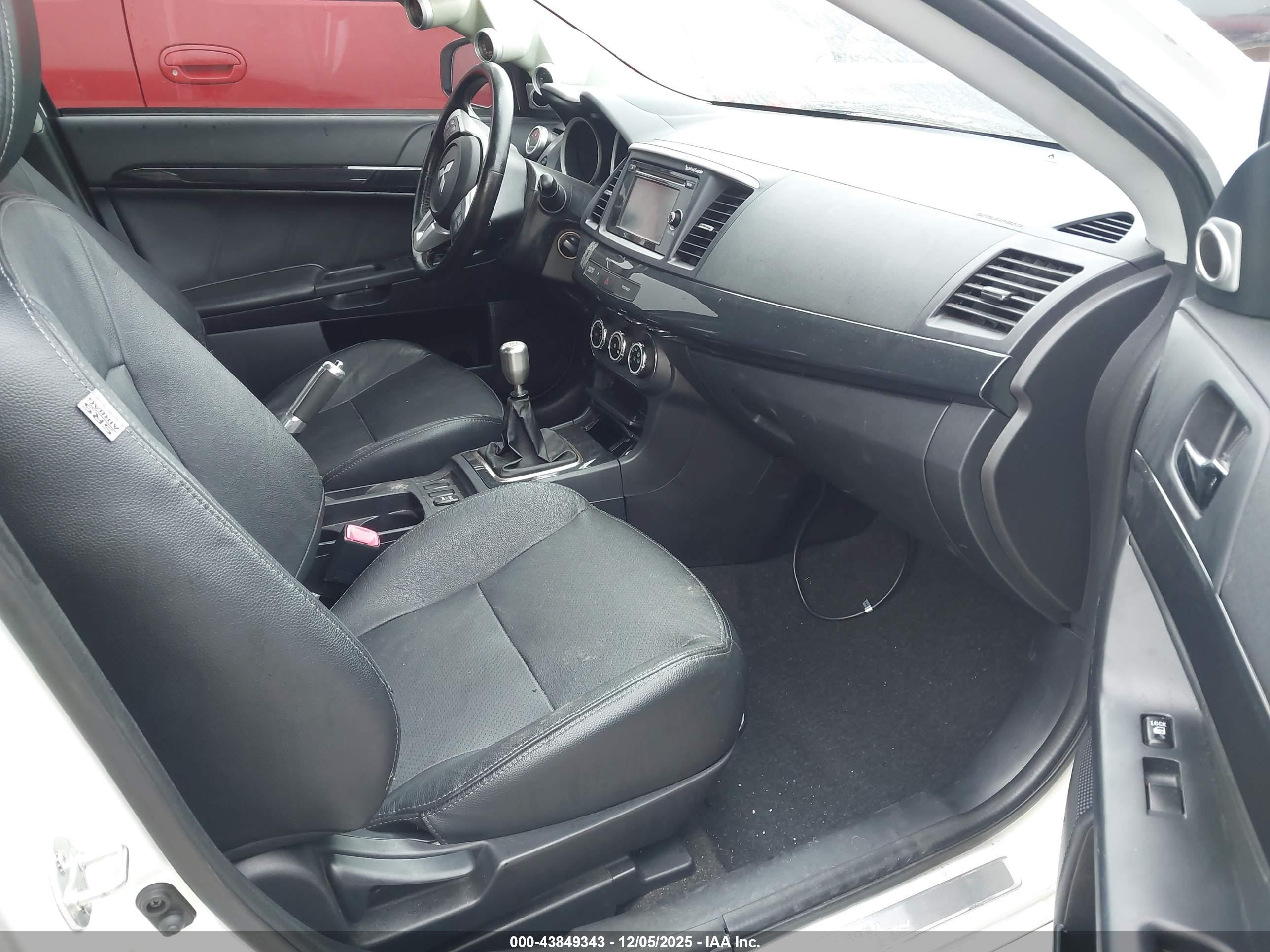 MITSUBISHI LANCER image 5