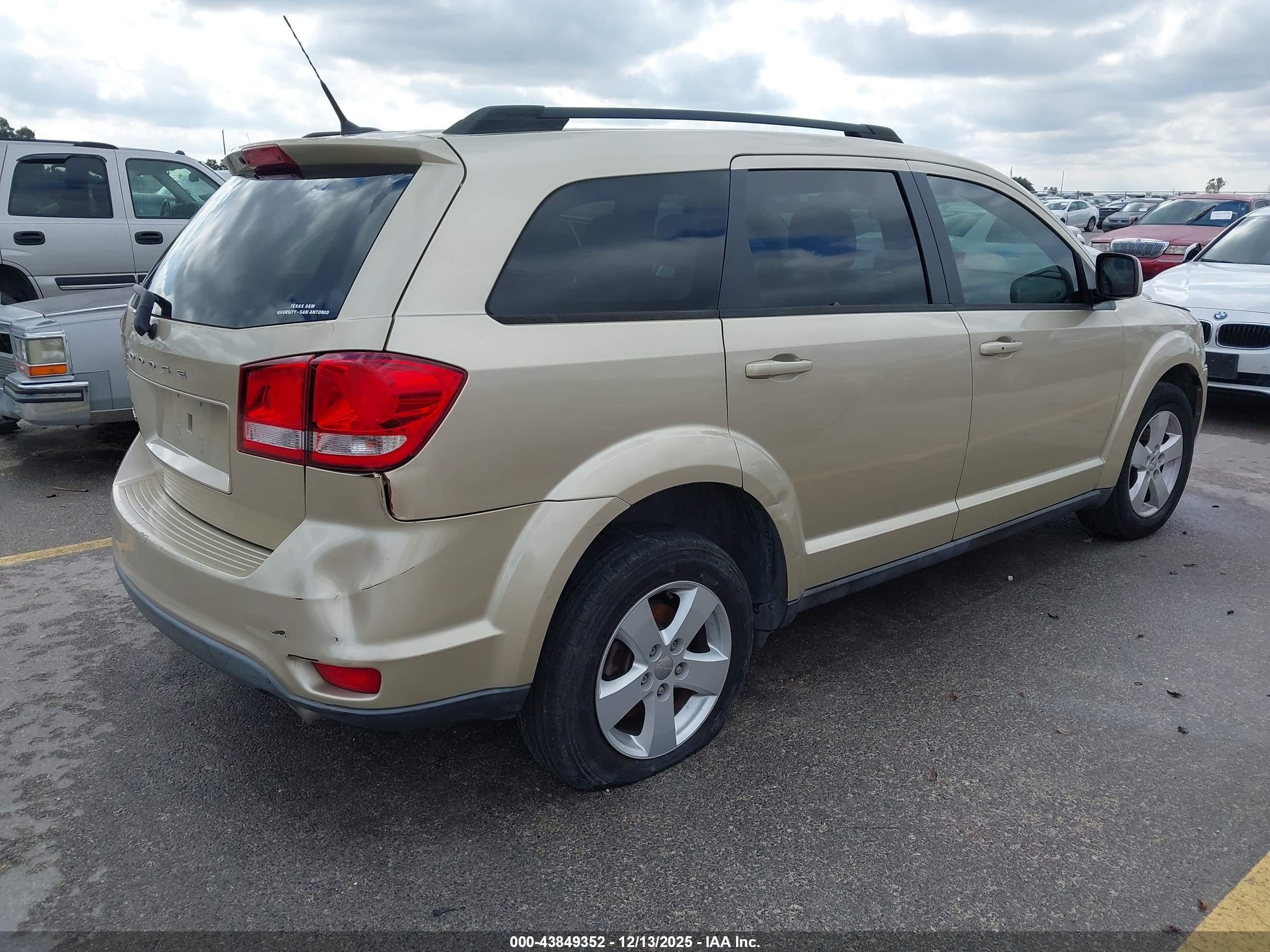 DODGE JOURNEY image 4