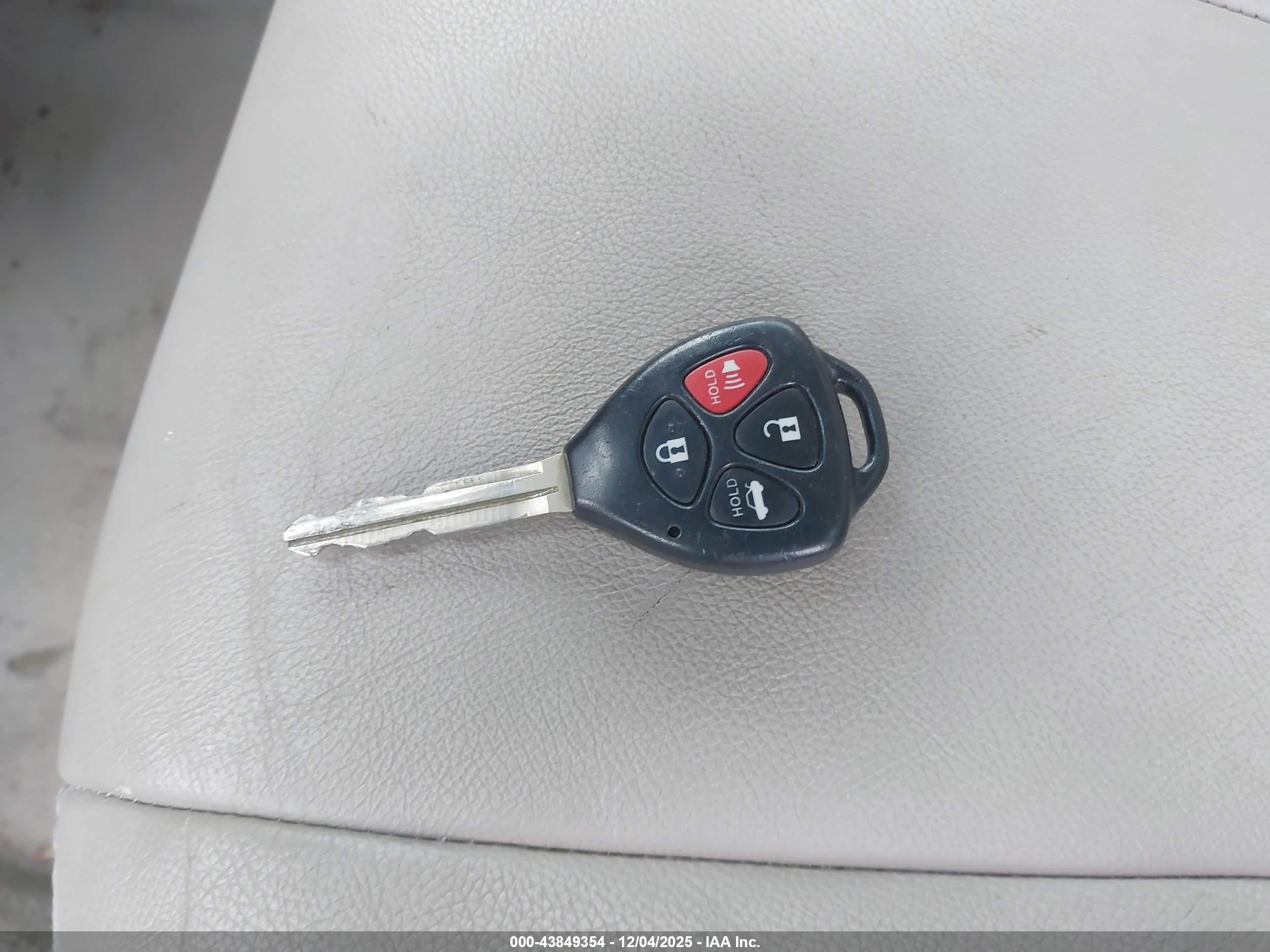 TOYOTA CAMRY image 11