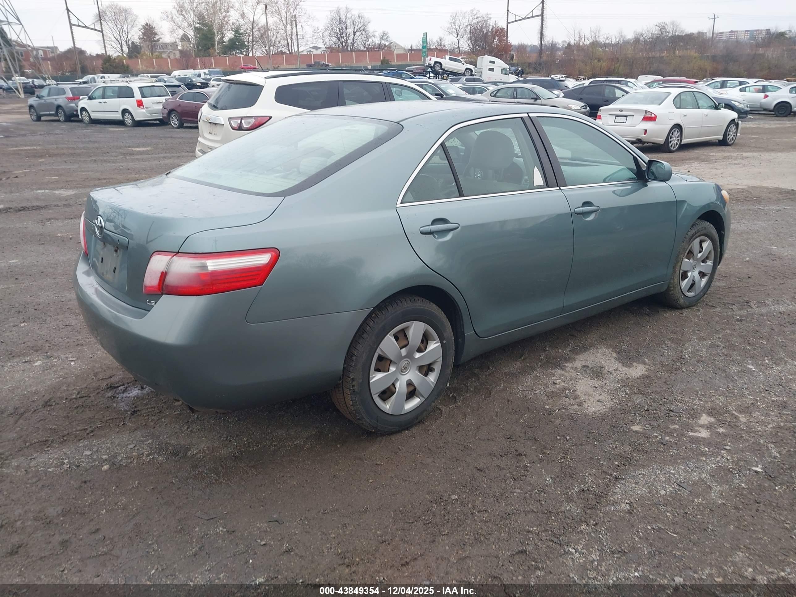 TOYOTA CAMRY image 4