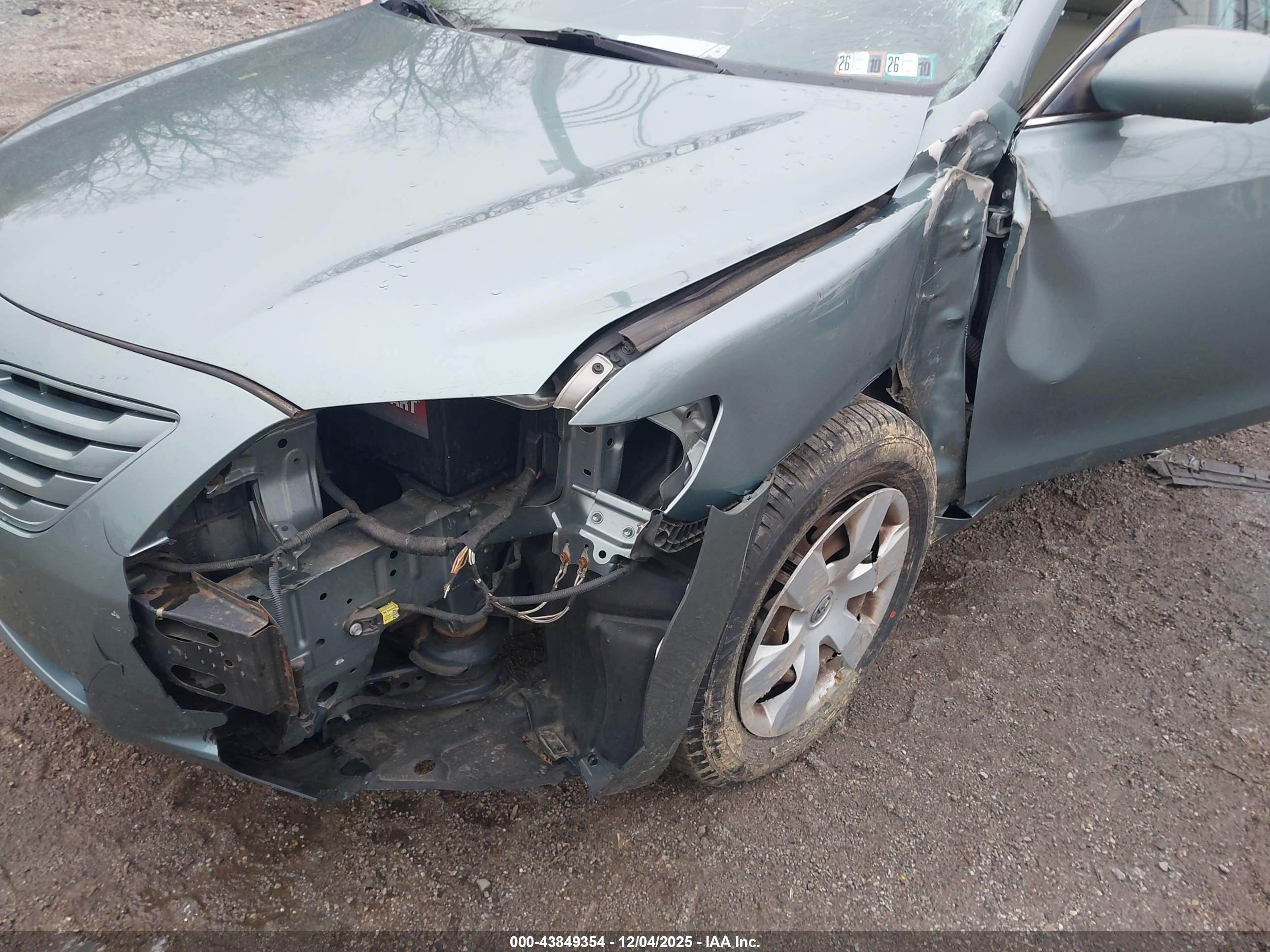 TOYOTA CAMRY image 6