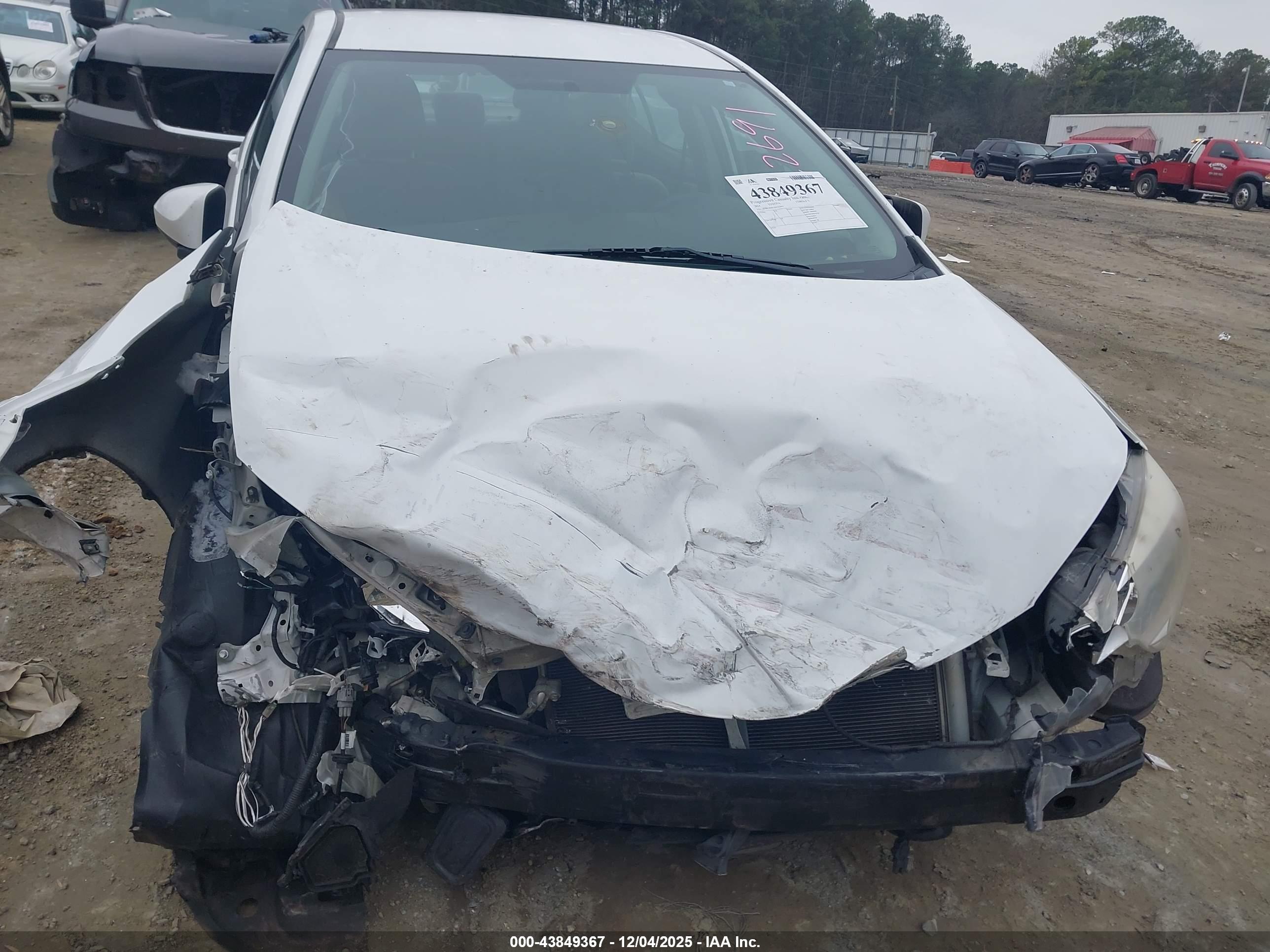 TOYOTA COROLLA image 6