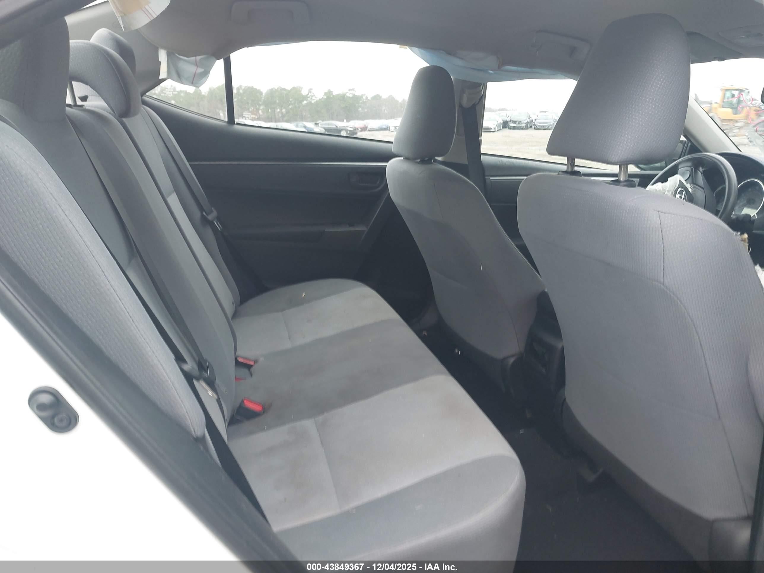 TOYOTA COROLLA image 8