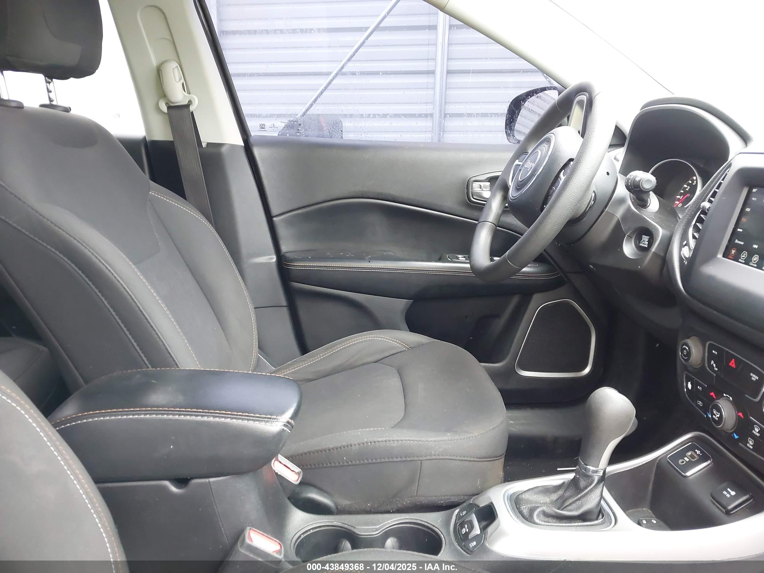 JEEP COMPASS image 5