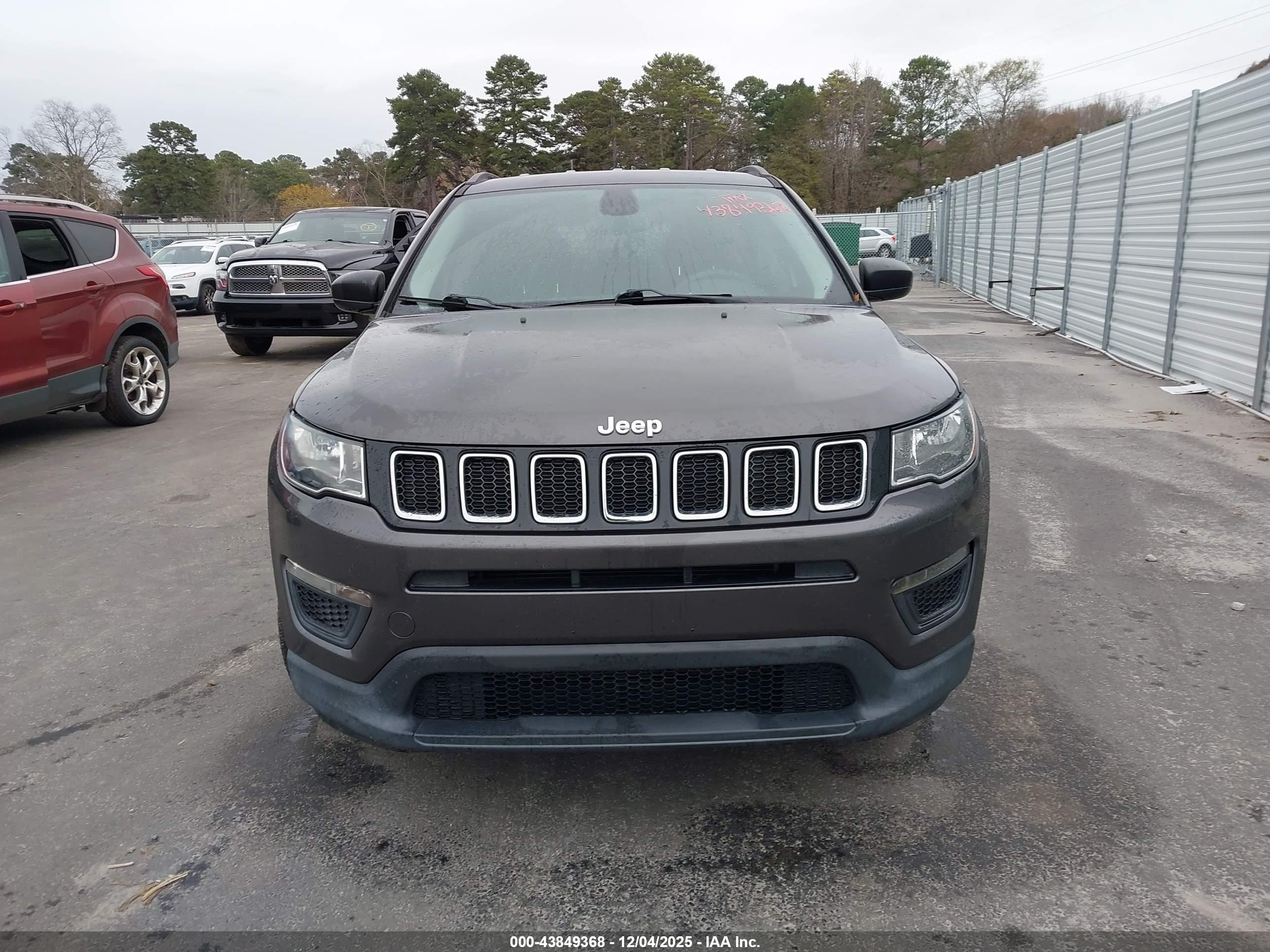 JEEP COMPASS image 6