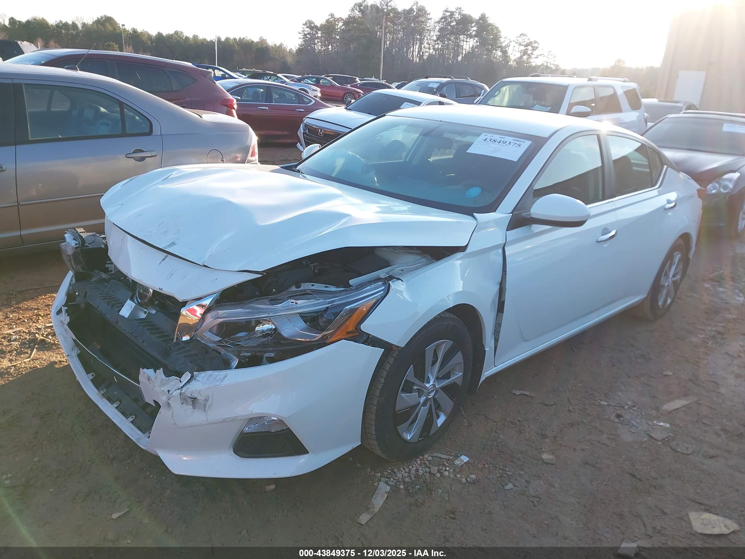 NISSAN ALTIMA image 2