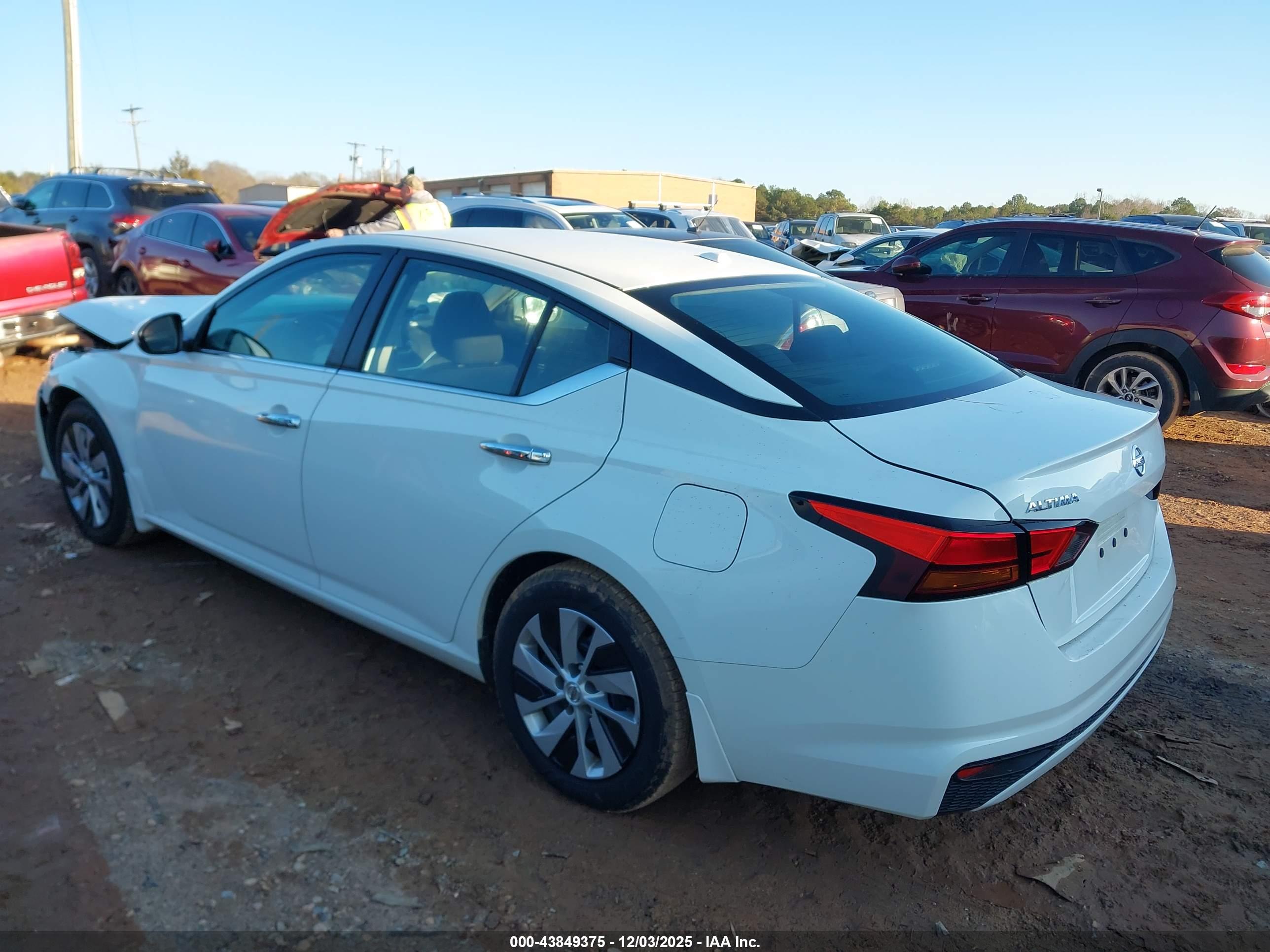 NISSAN ALTIMA image 3
