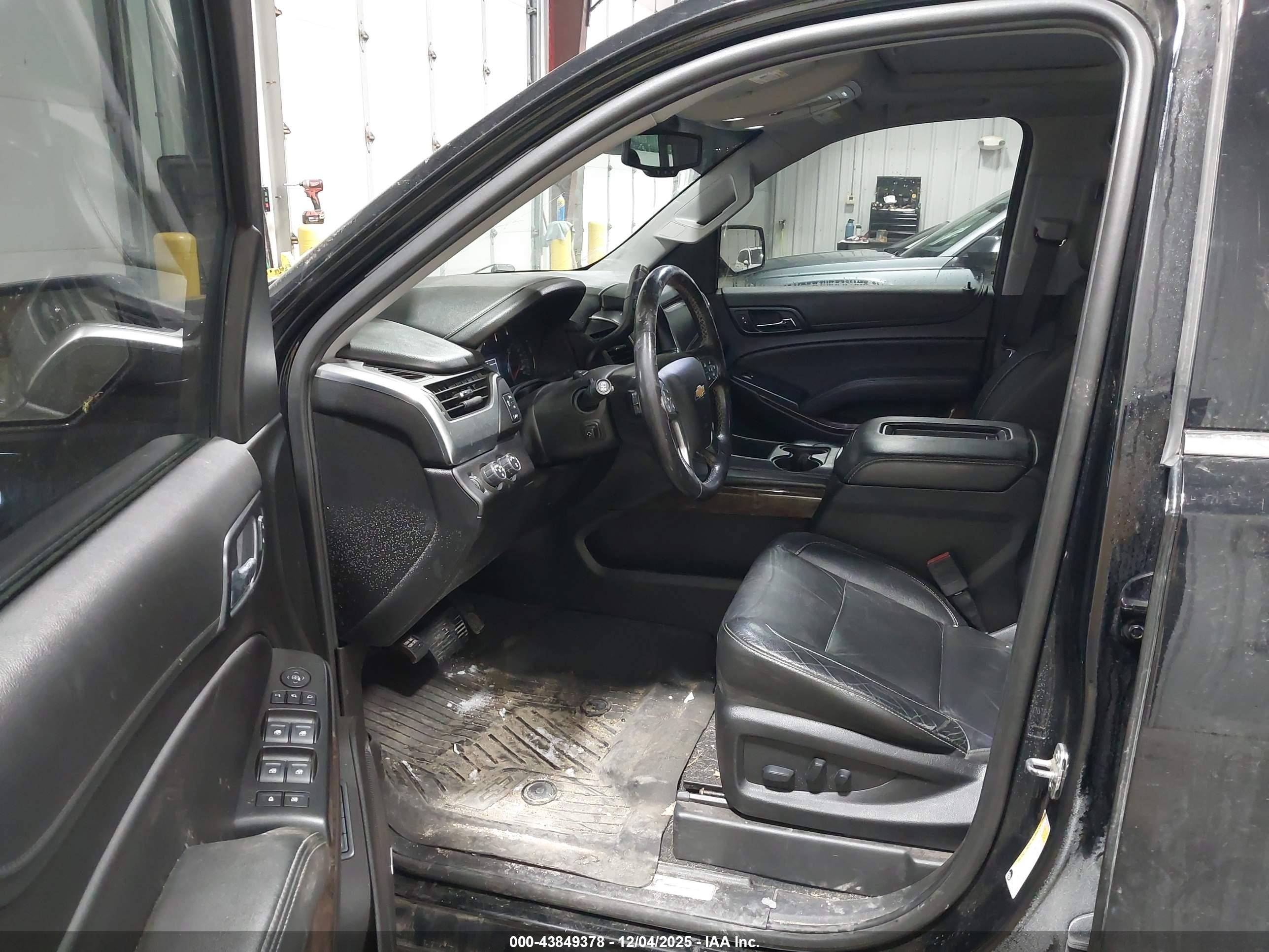 CHEVROLET TAHOE image 5