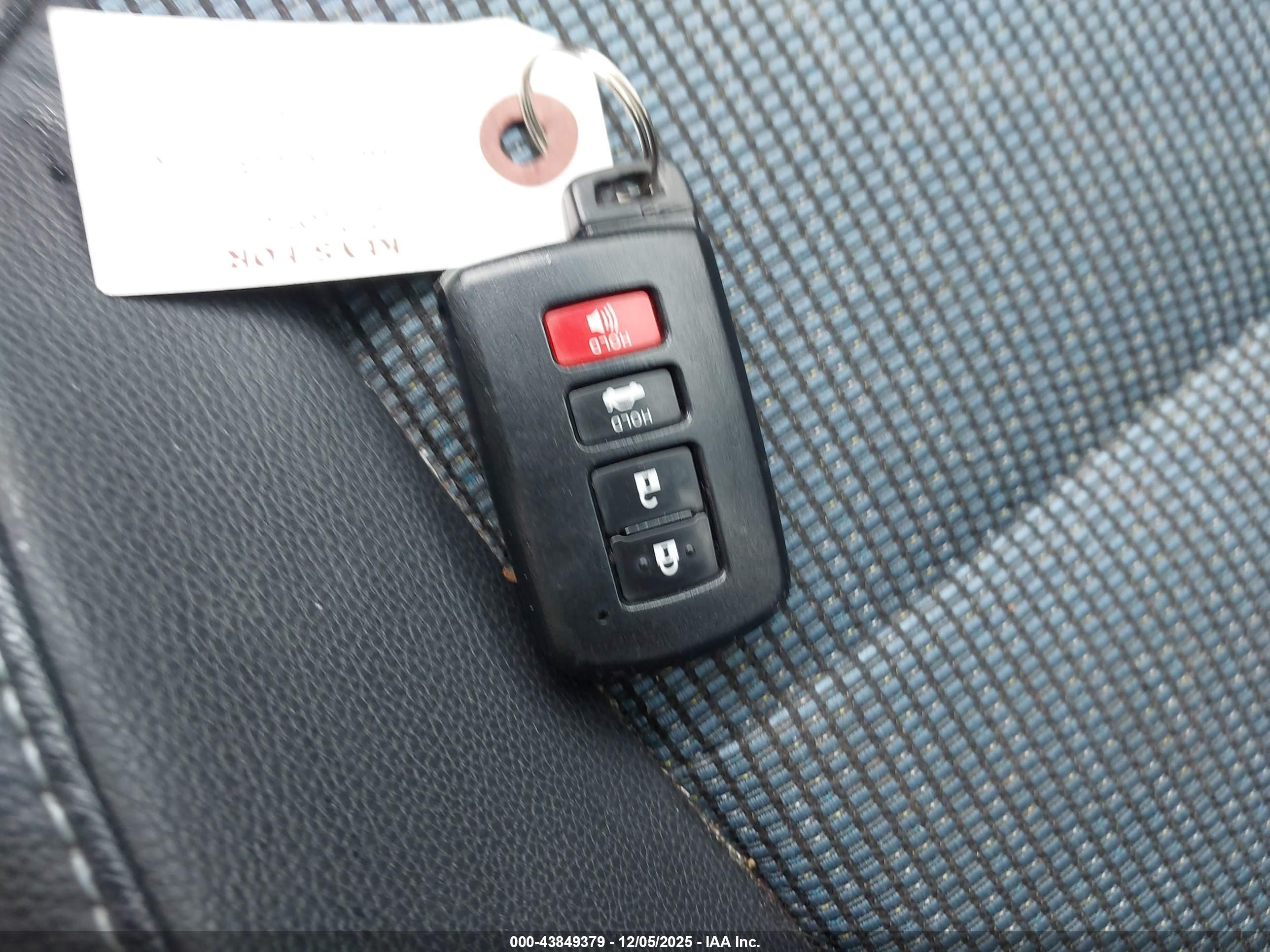 TOYOTA COROLLA image 11