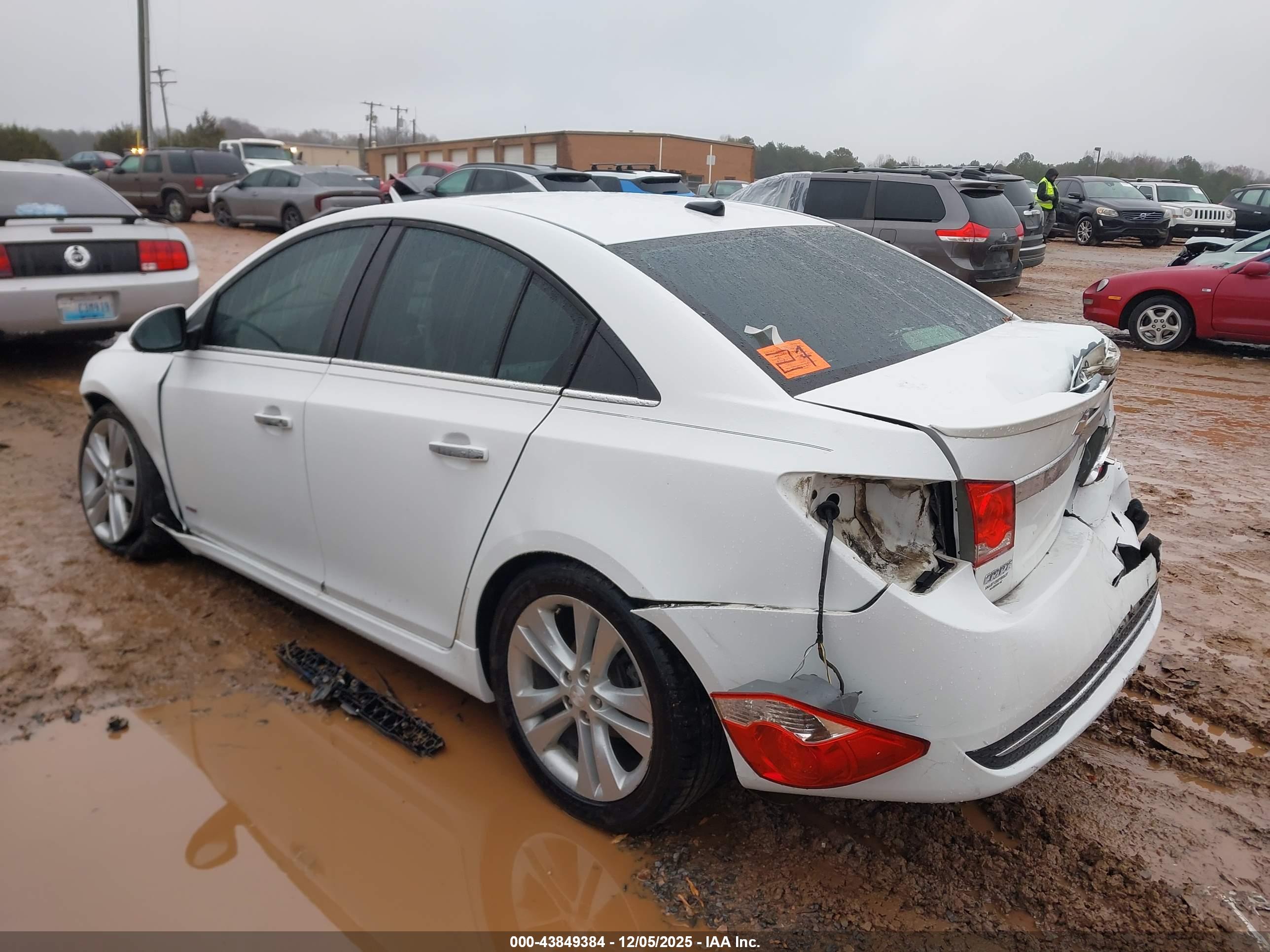 CHEVROLET CRUZE image 3