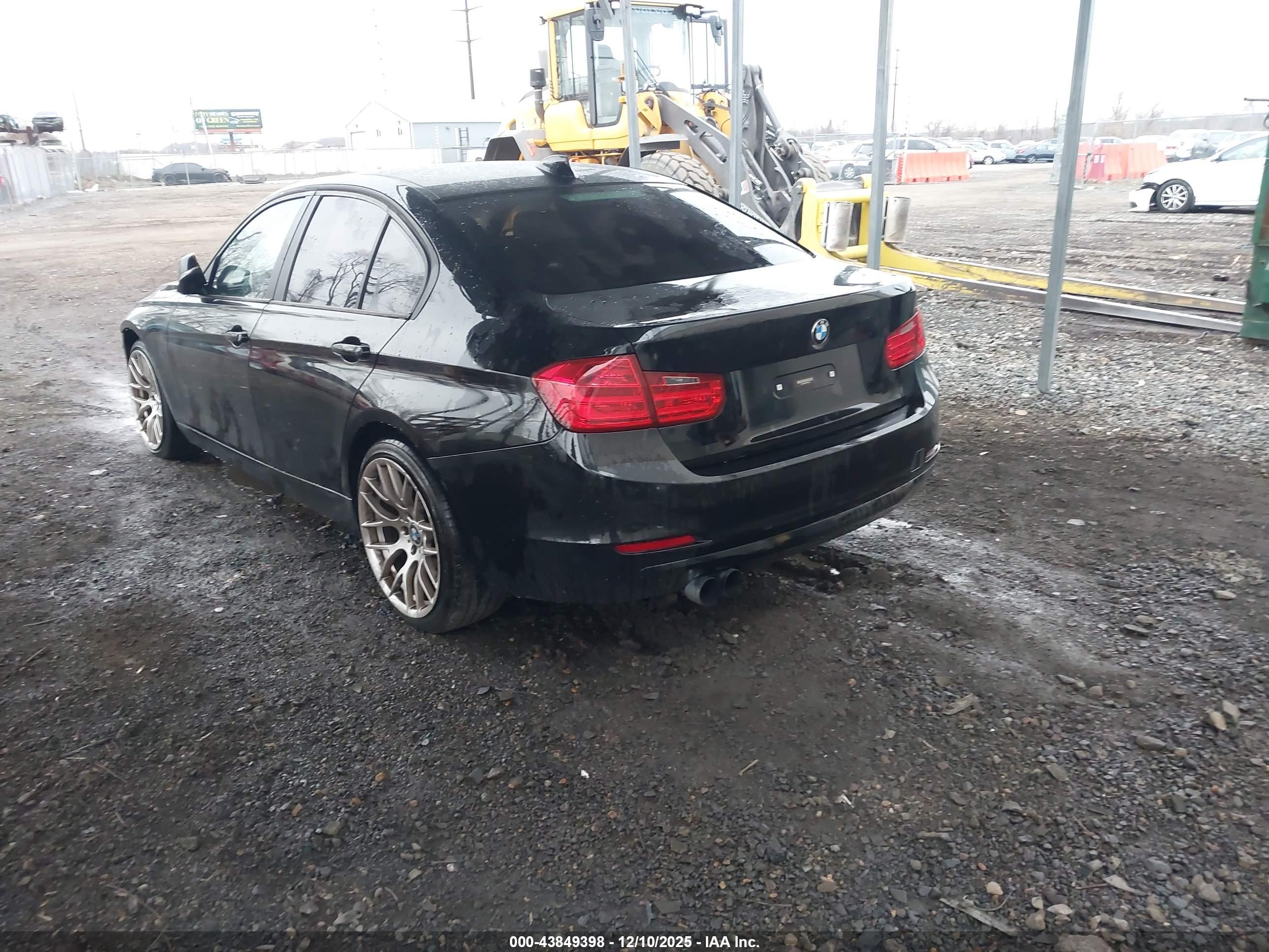 BMW 328I image 3