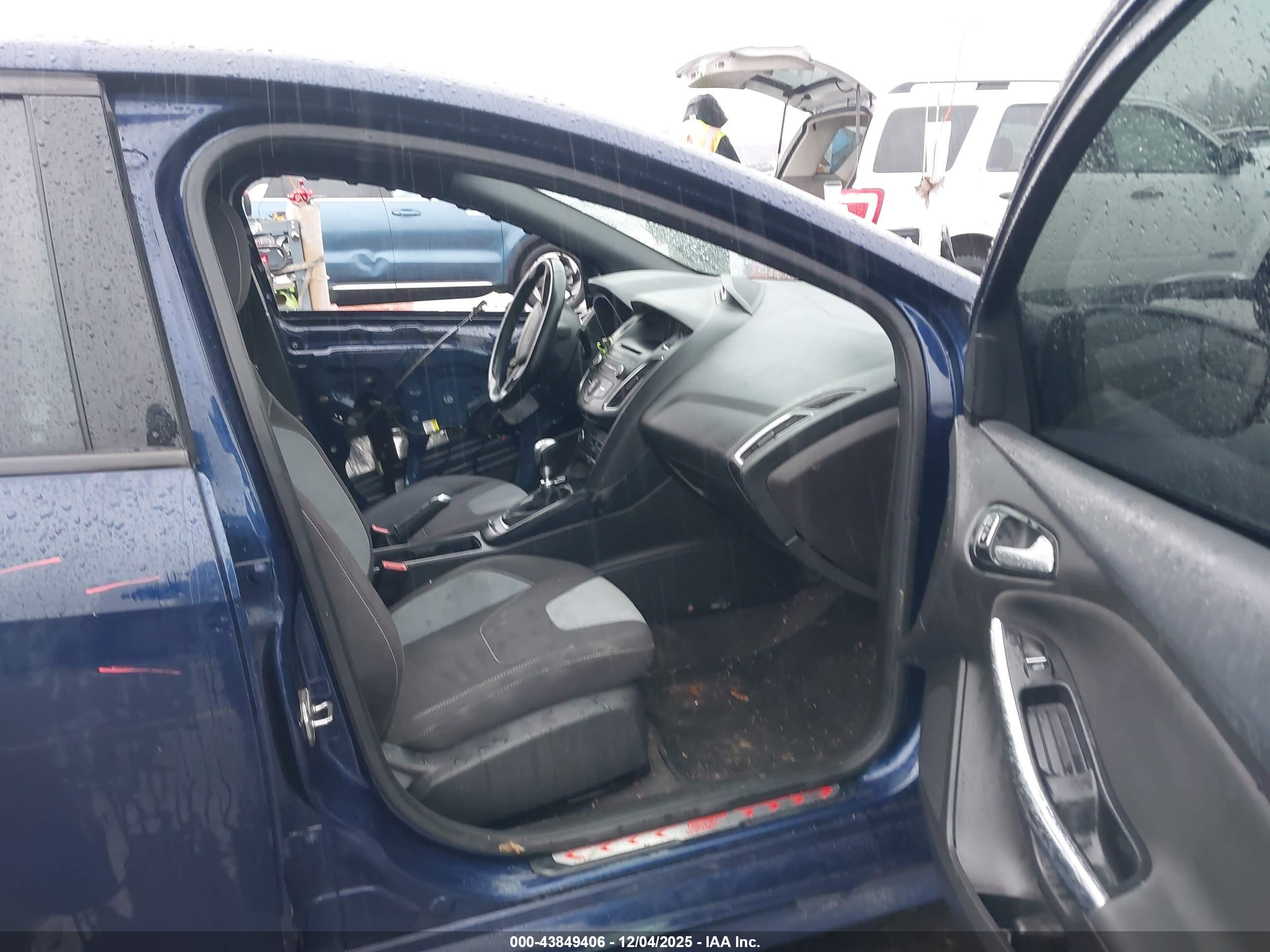 FORD FOCUS image 5