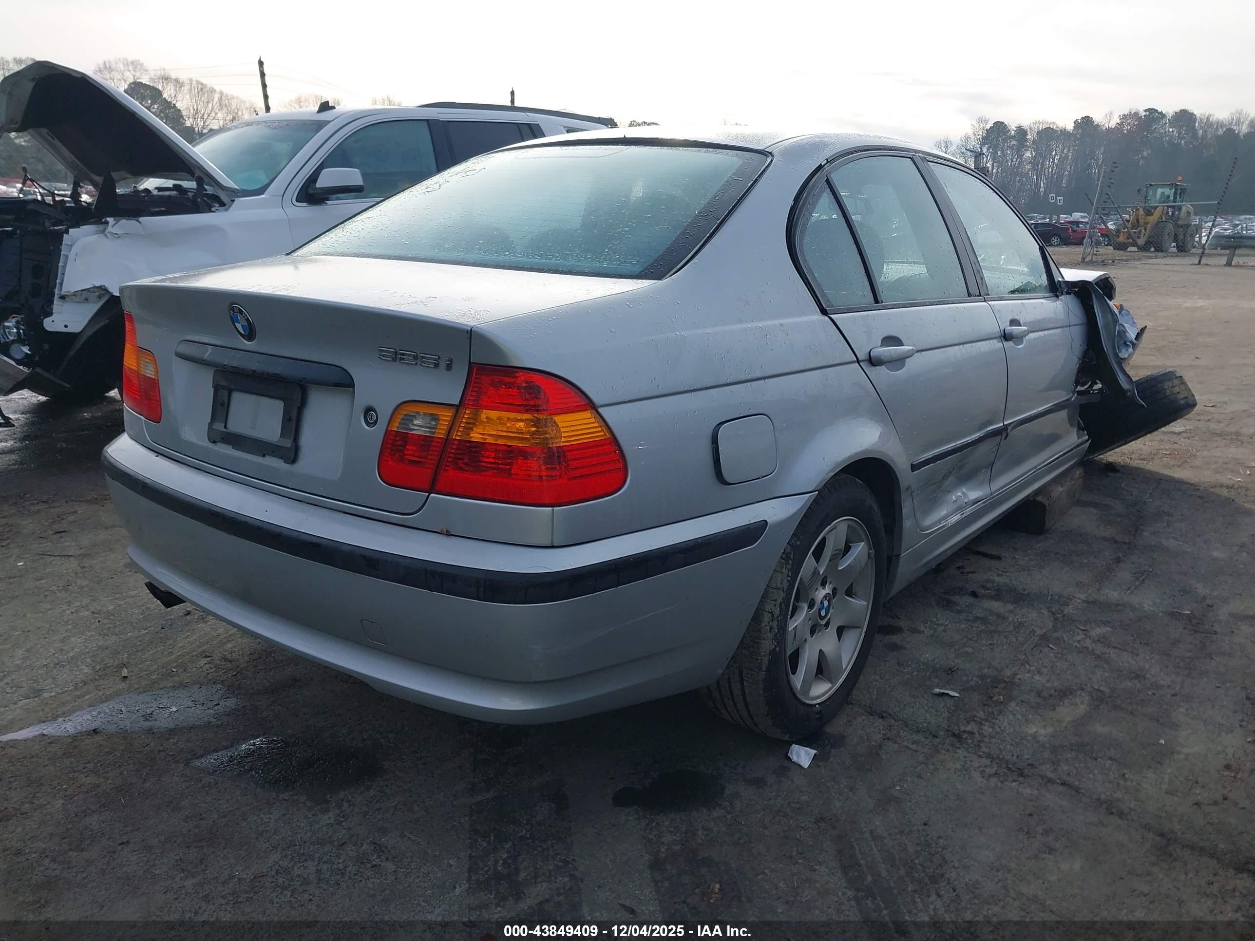 BMW 325I image 4