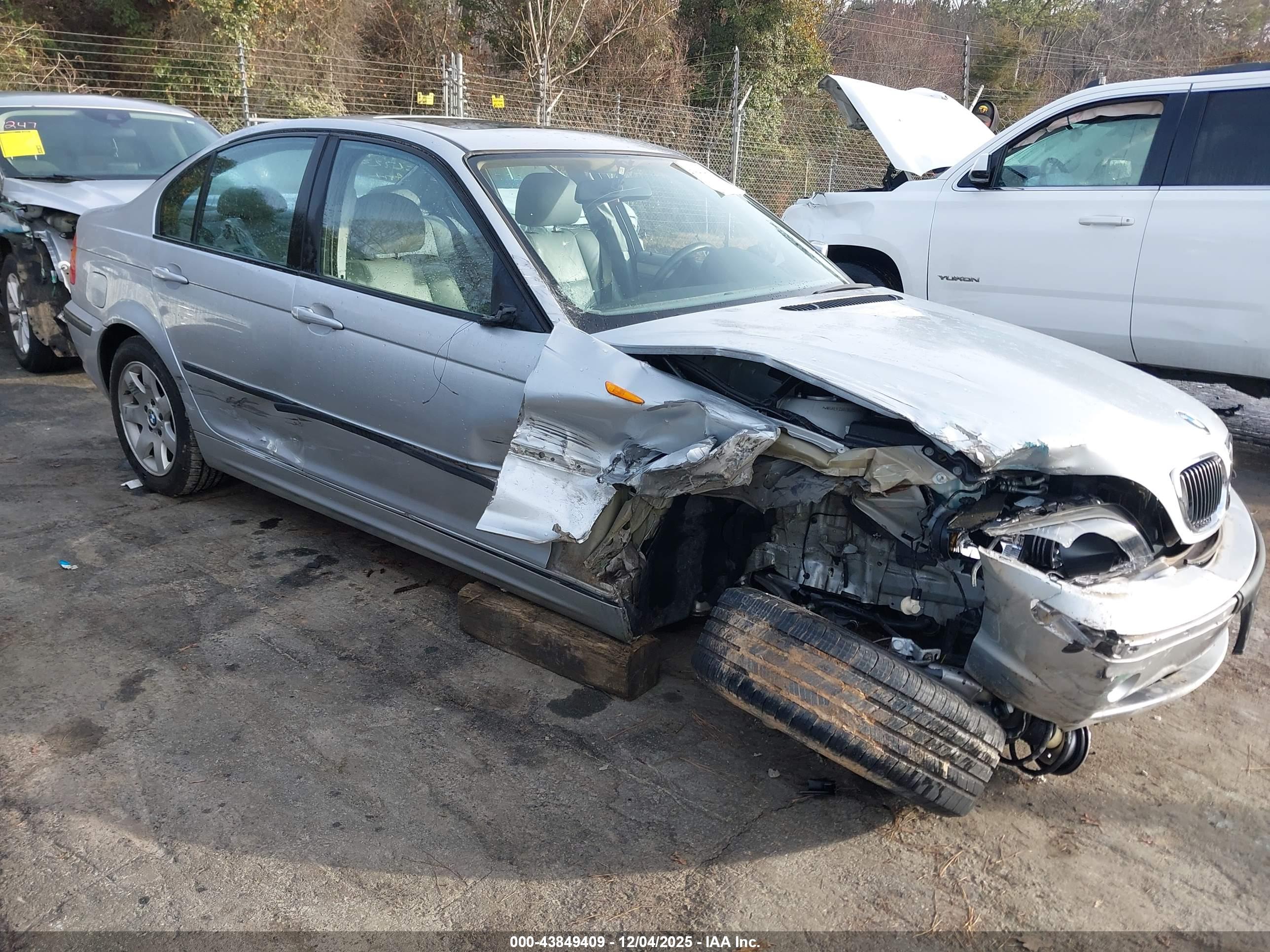 BMW 325I image 6