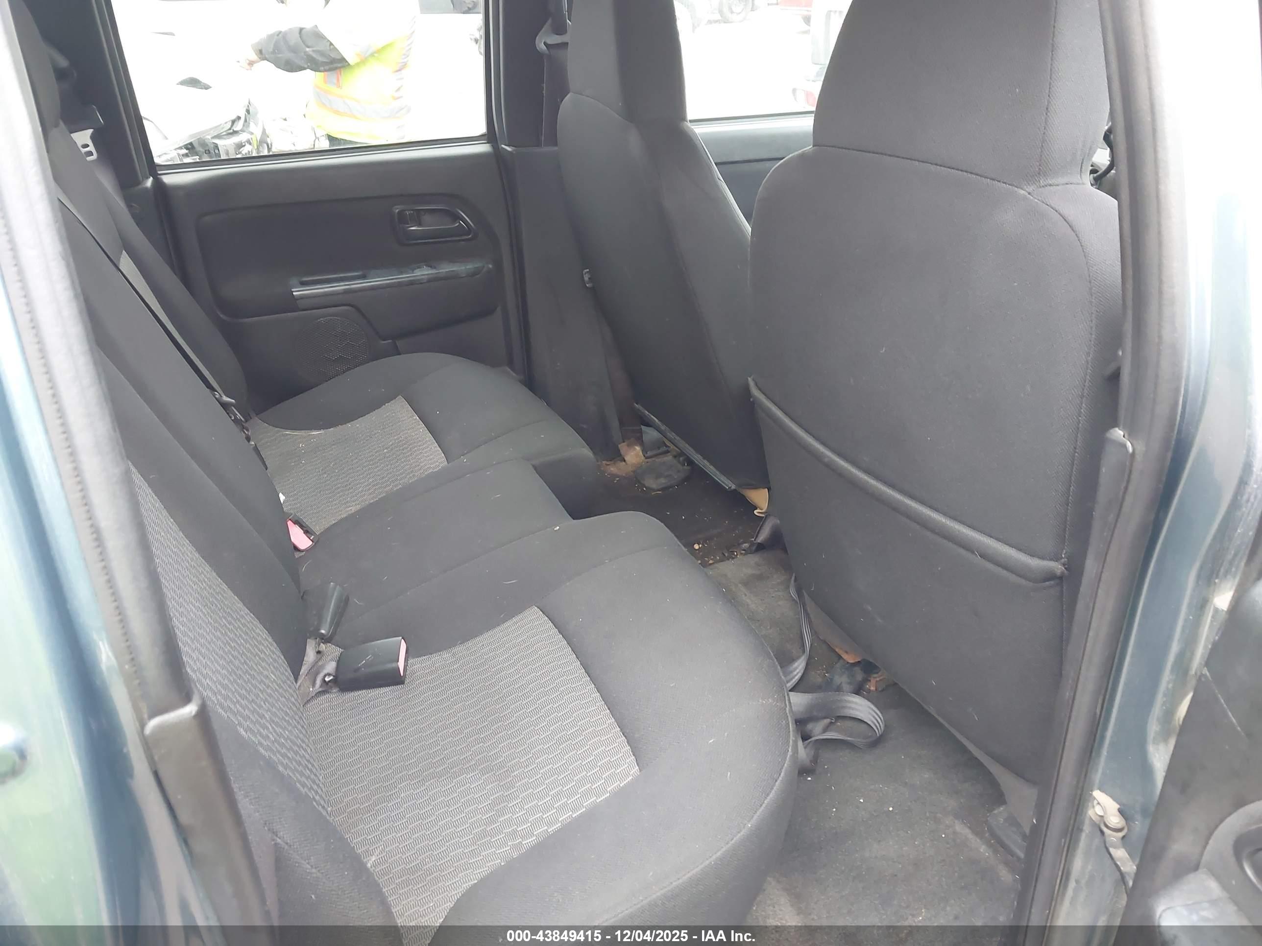 CHEVROLET COLORADO image 8