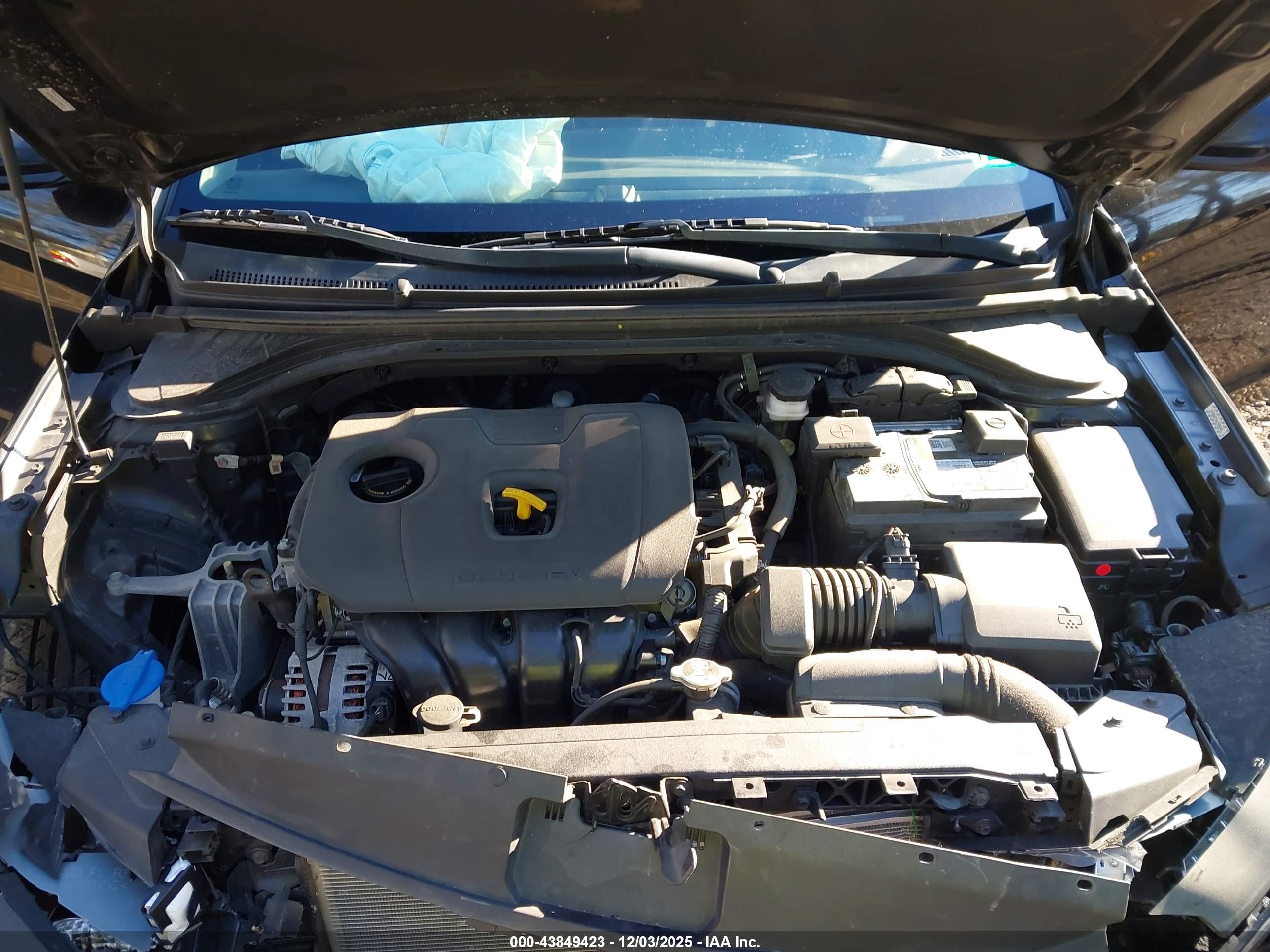 HYUNDAI ELANTRA image 10