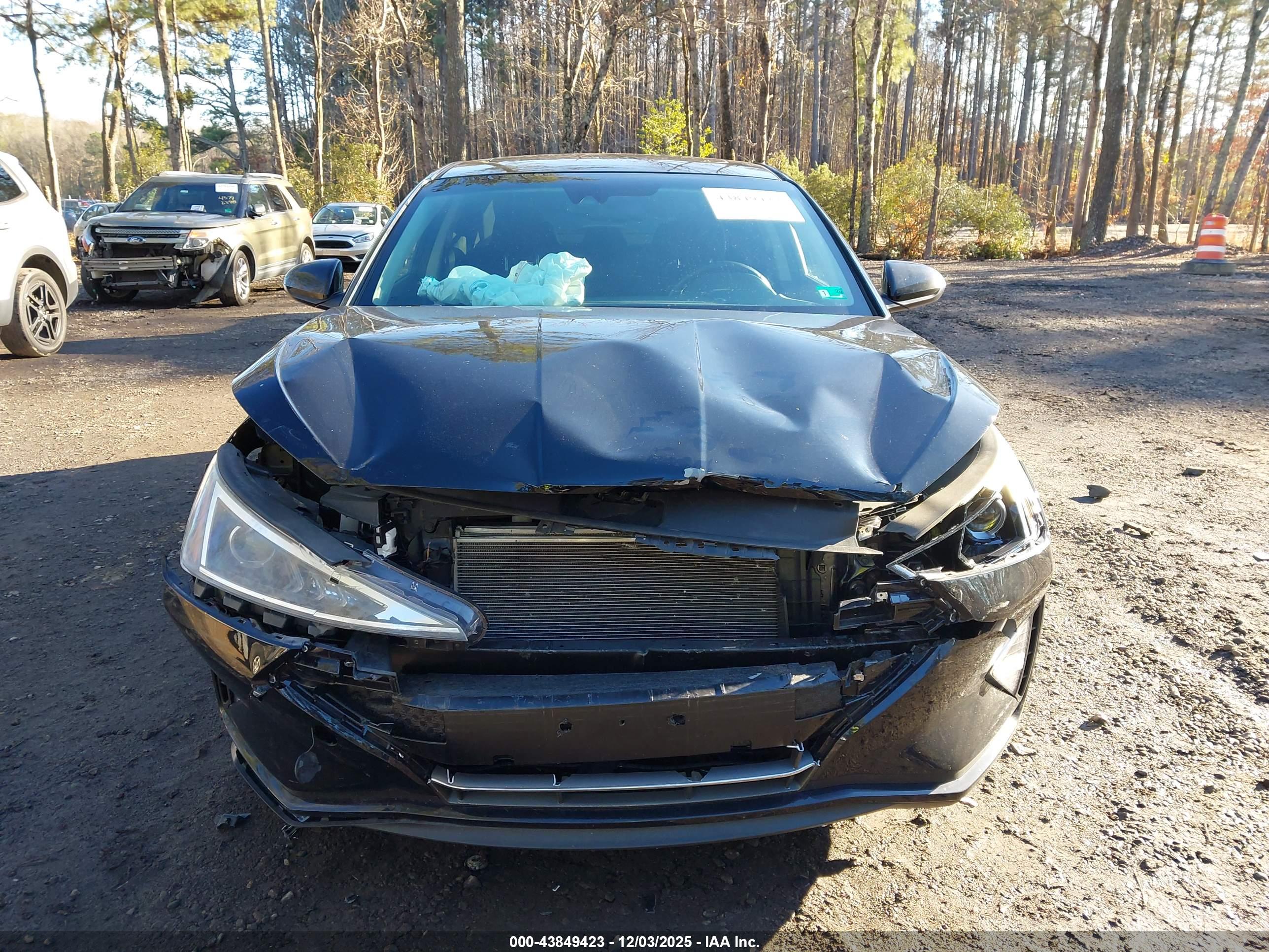 HYUNDAI ELANTRA image 6