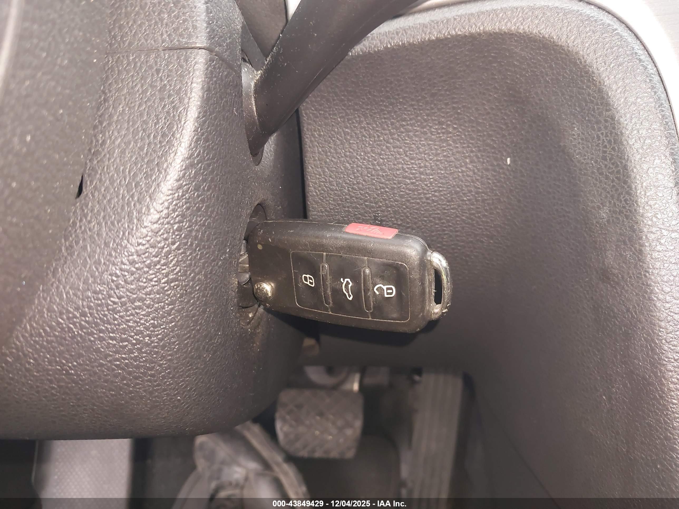 VOLKSWAGEN PASSAT image 11
