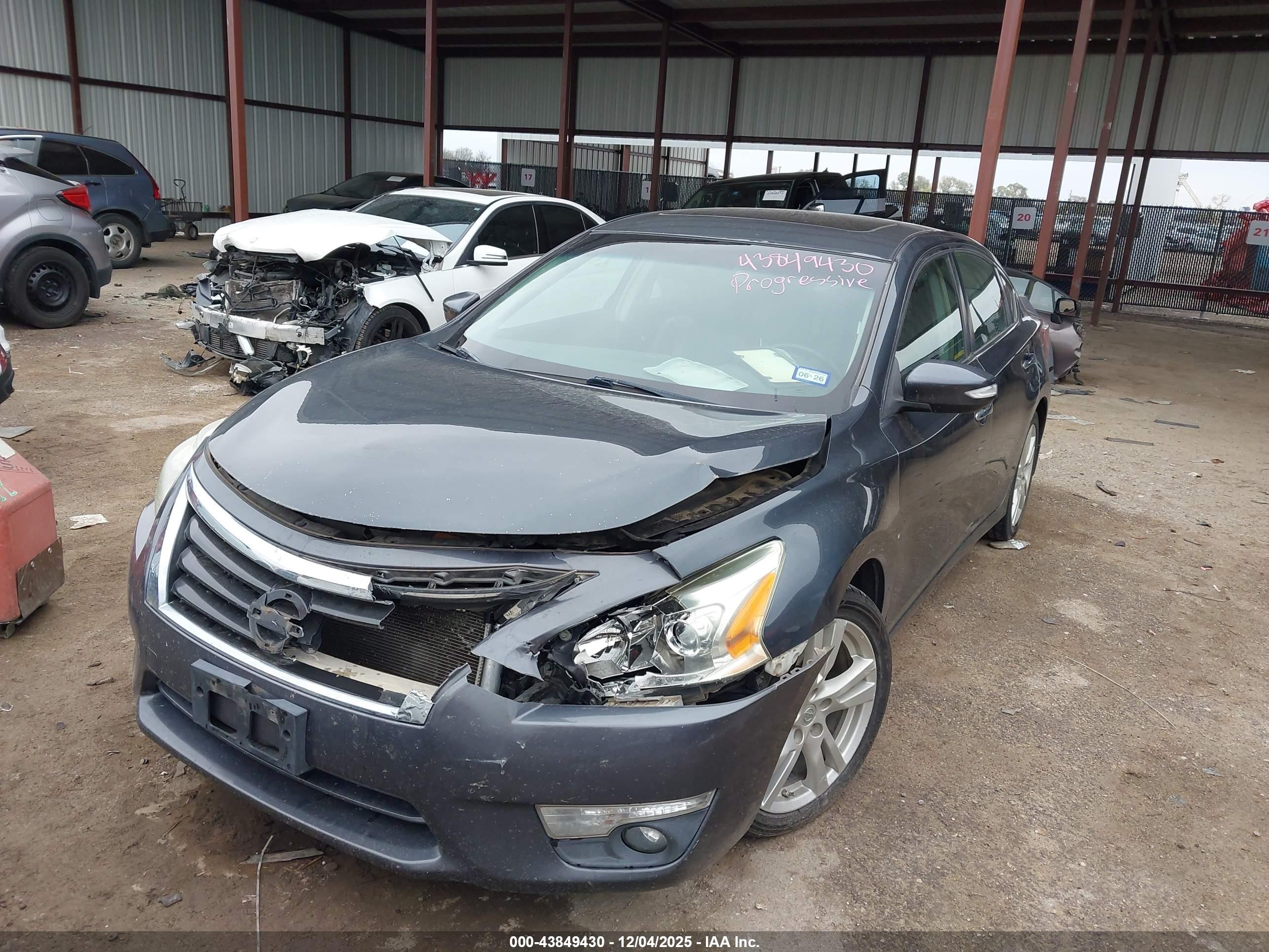 NISSAN ALTIMA image 2
