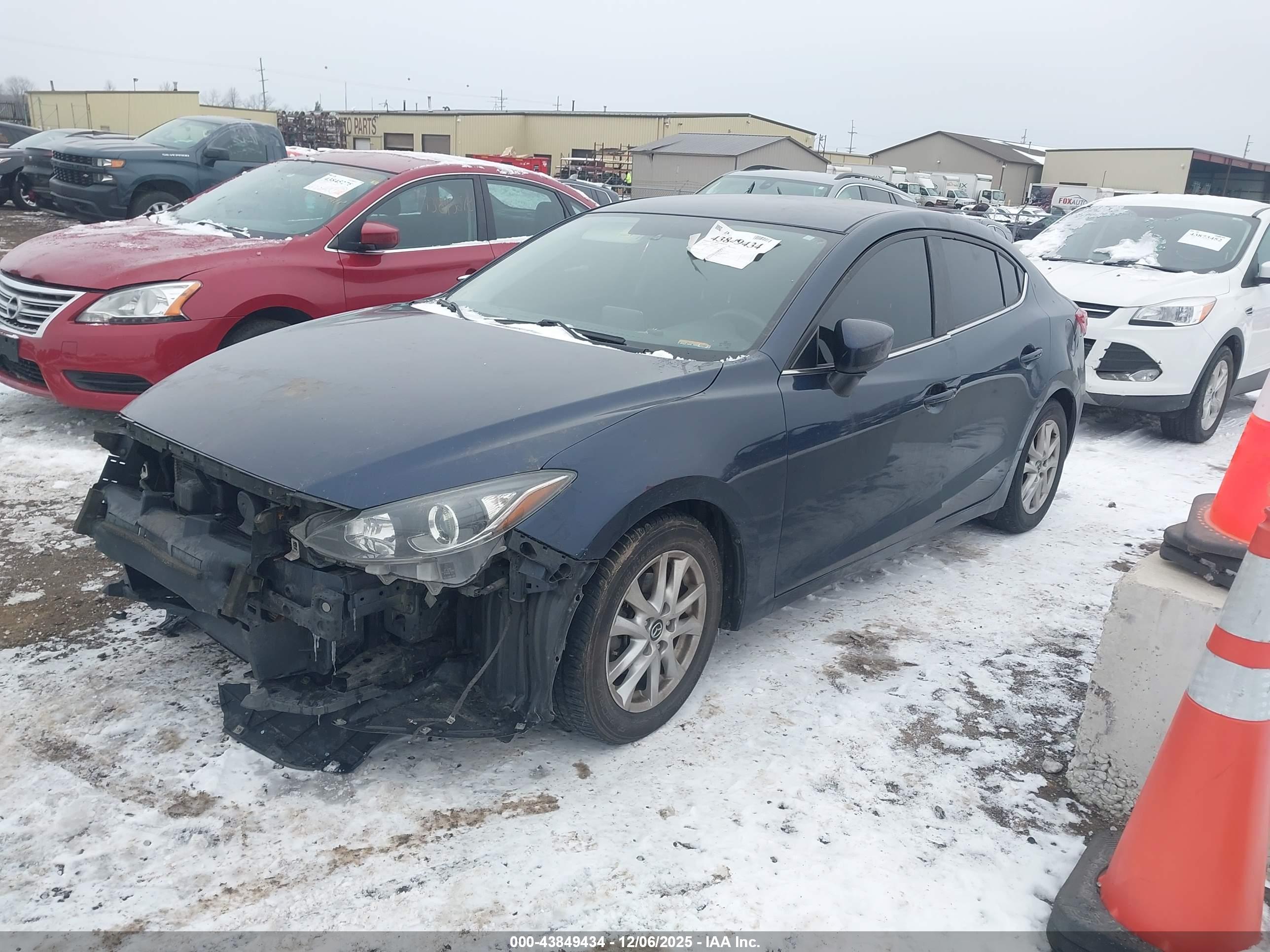 MAZDA MAZDA3 image 2