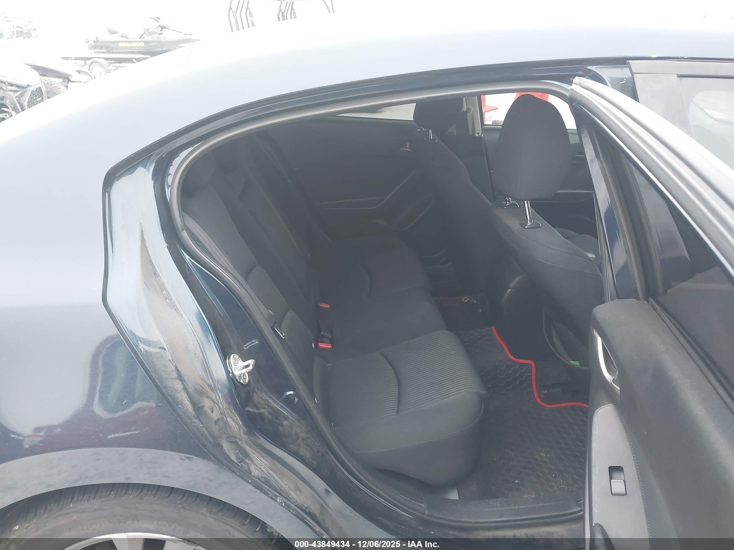MAZDA MAZDA3 image 8