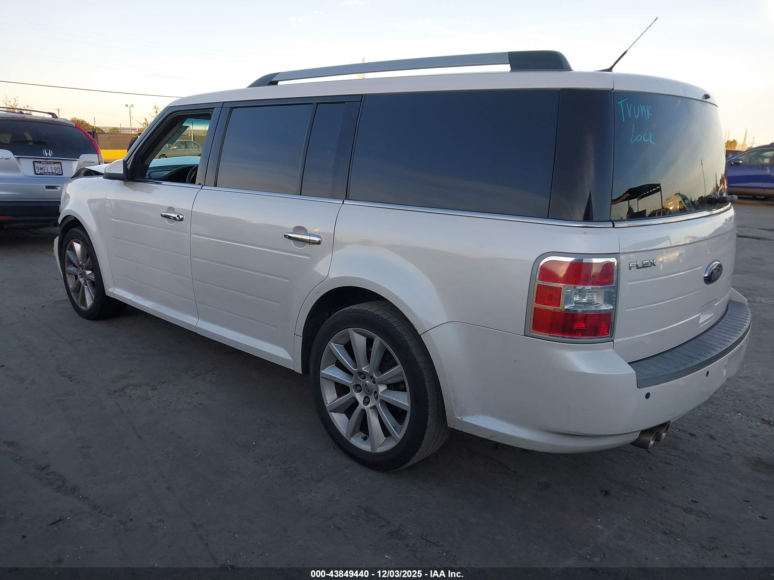 FORD FLEX image 3