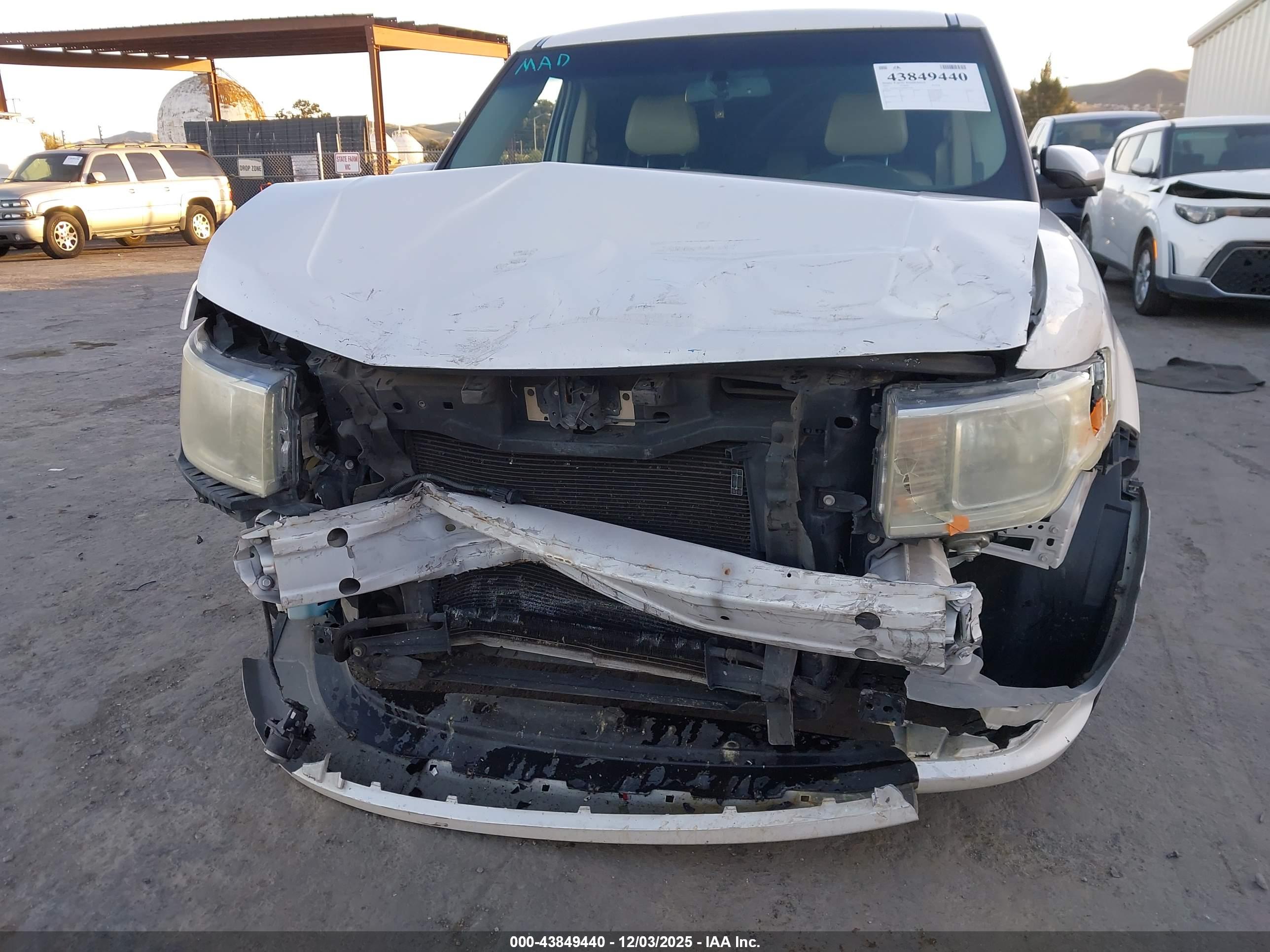 FORD FLEX image 6
