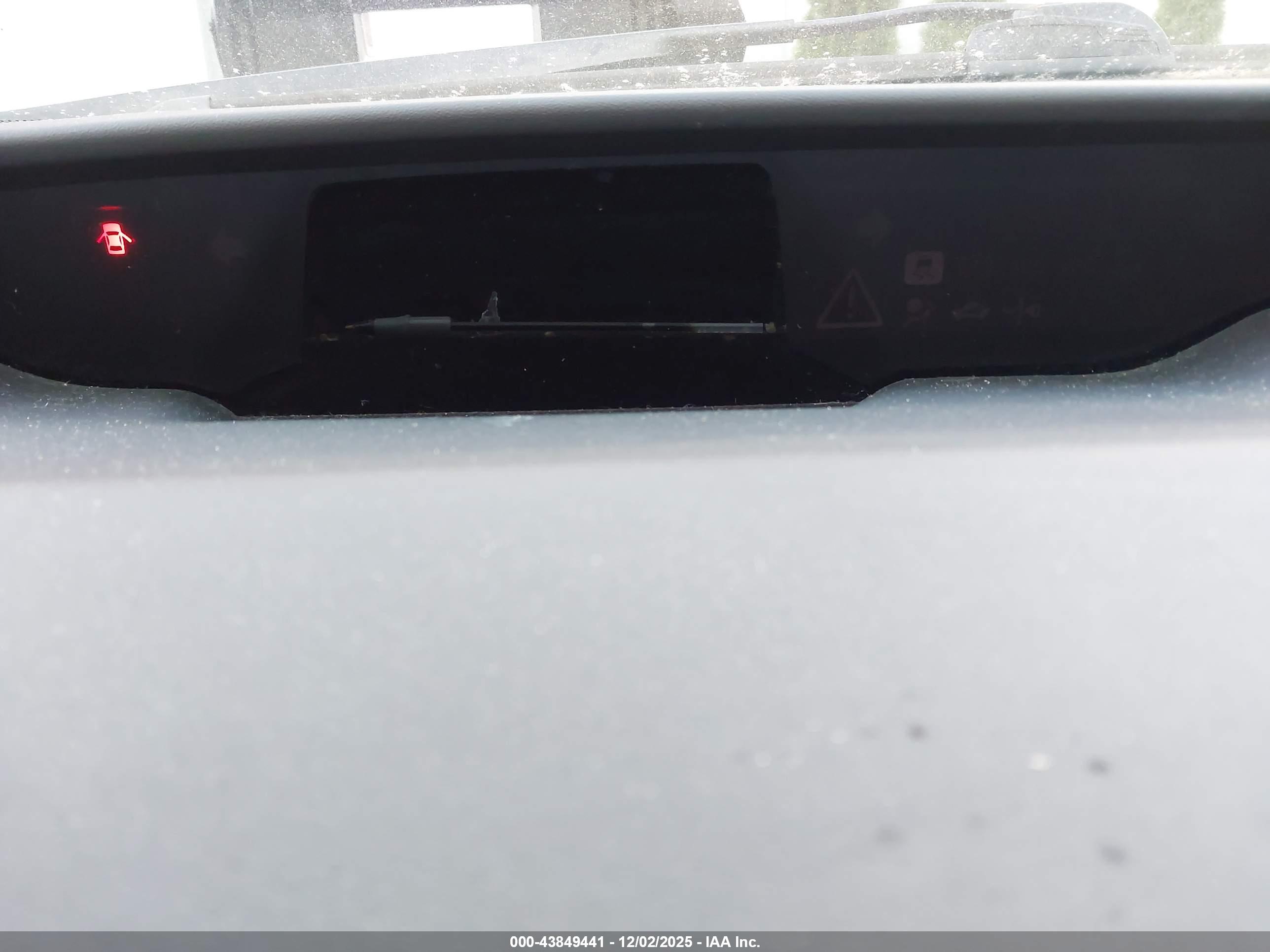 TOYOTA PRIUS image 7