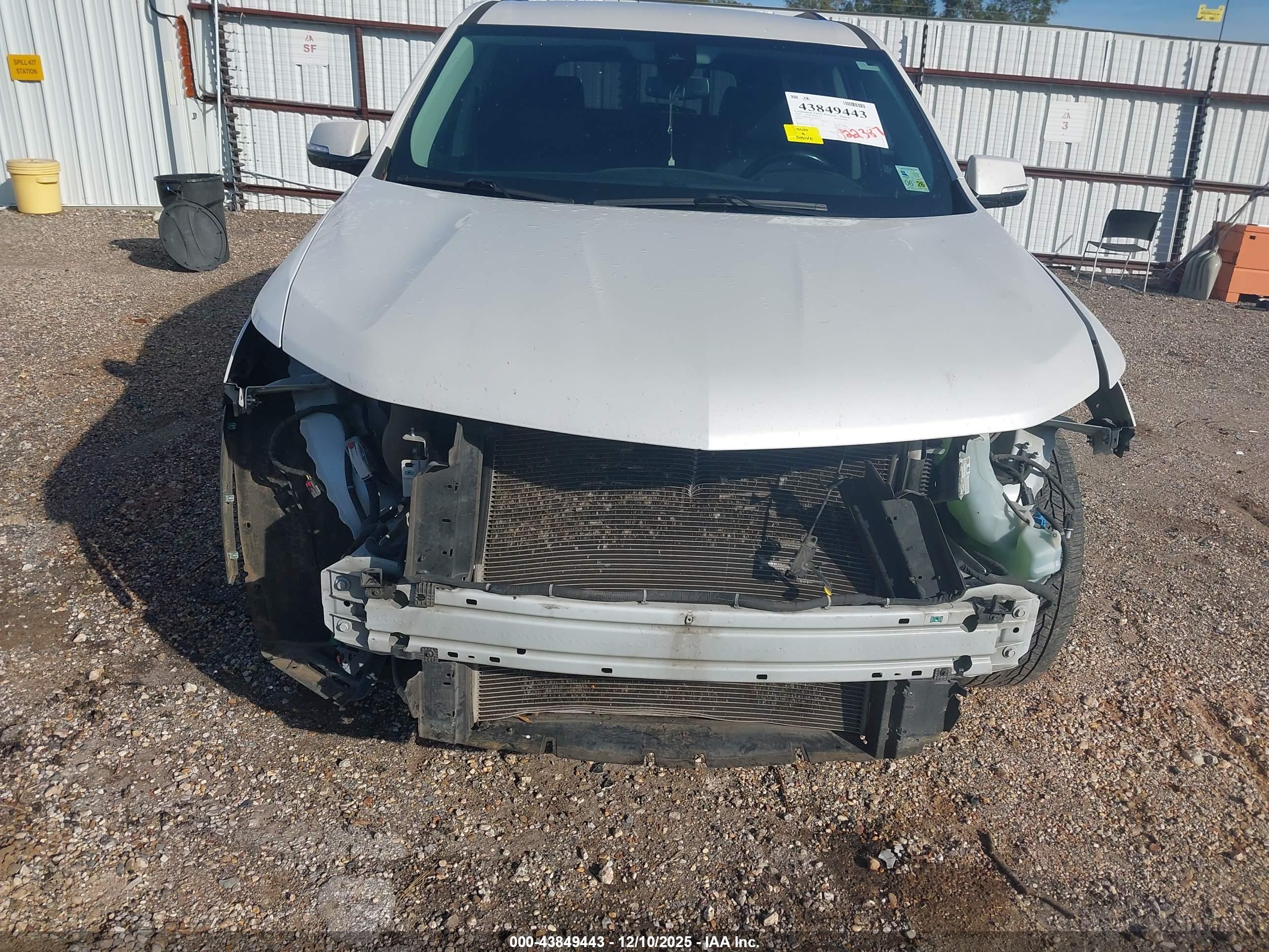 CHEVROLET TRAVERSE image 6