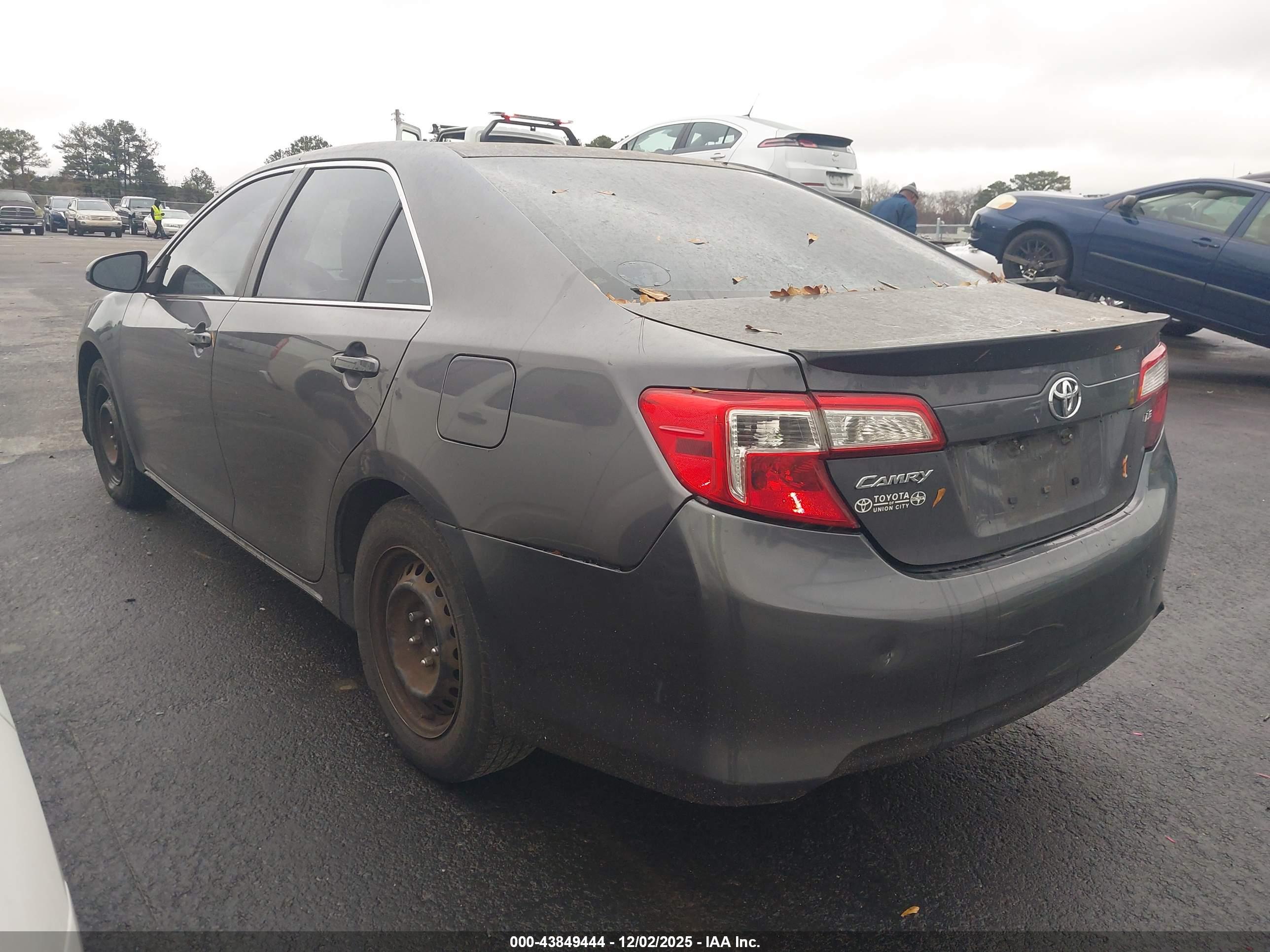 TOYOTA CAMRY image 3