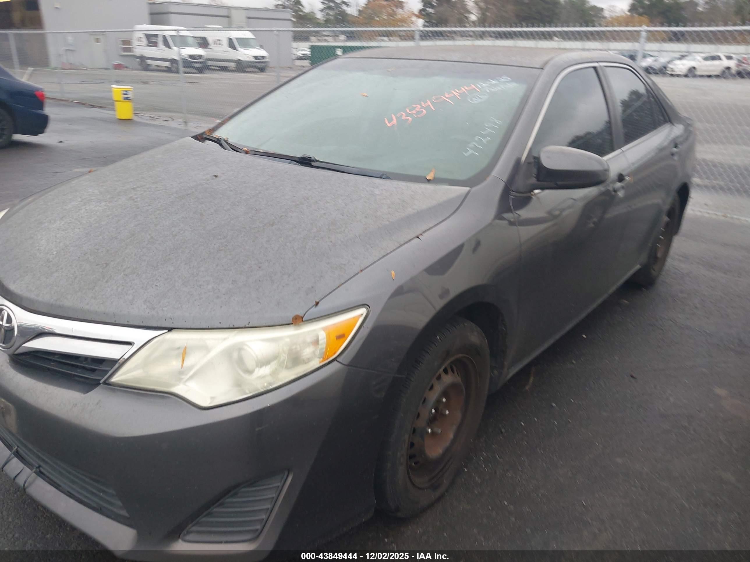 TOYOTA CAMRY image 6