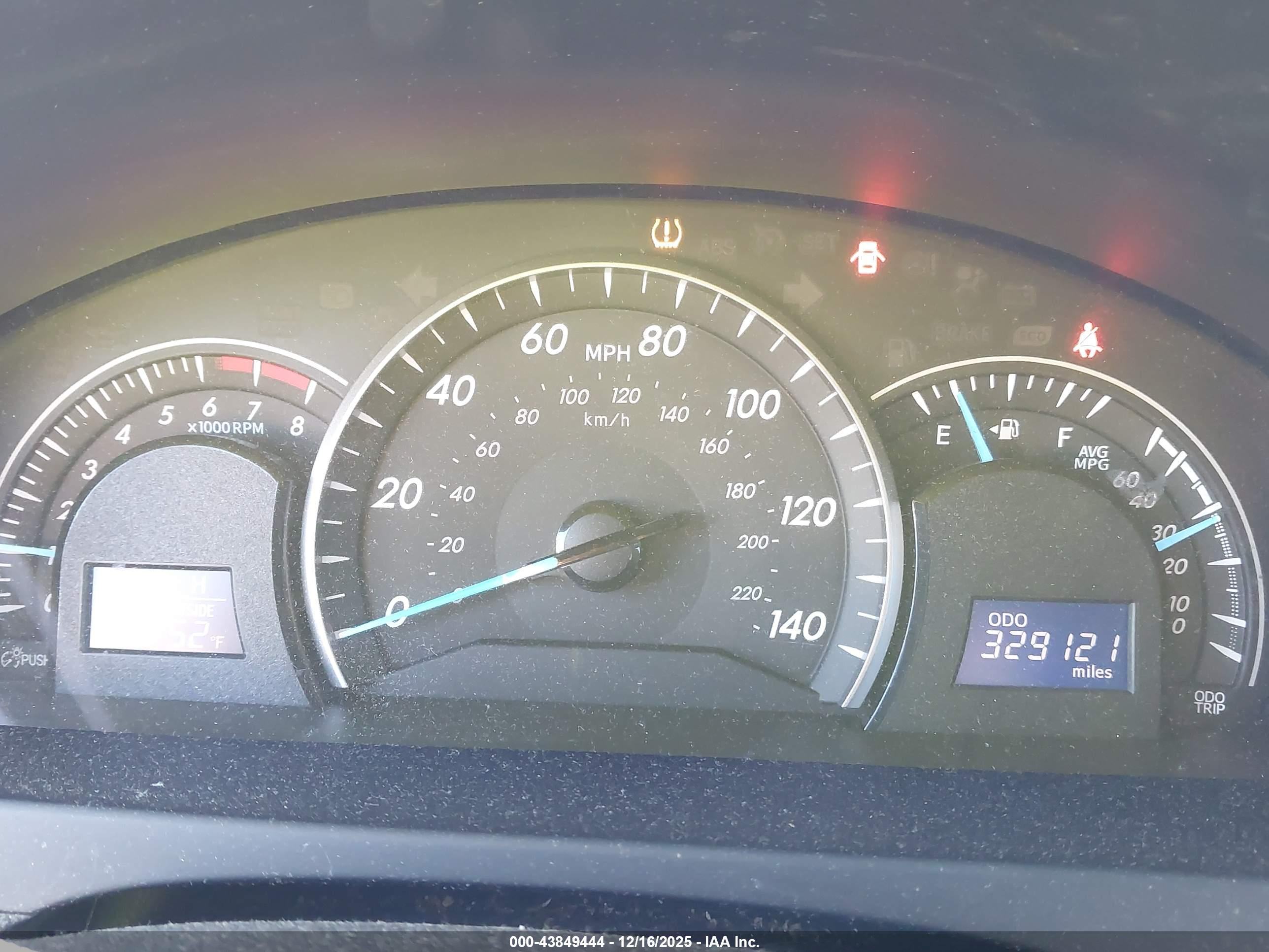 TOYOTA CAMRY image 7