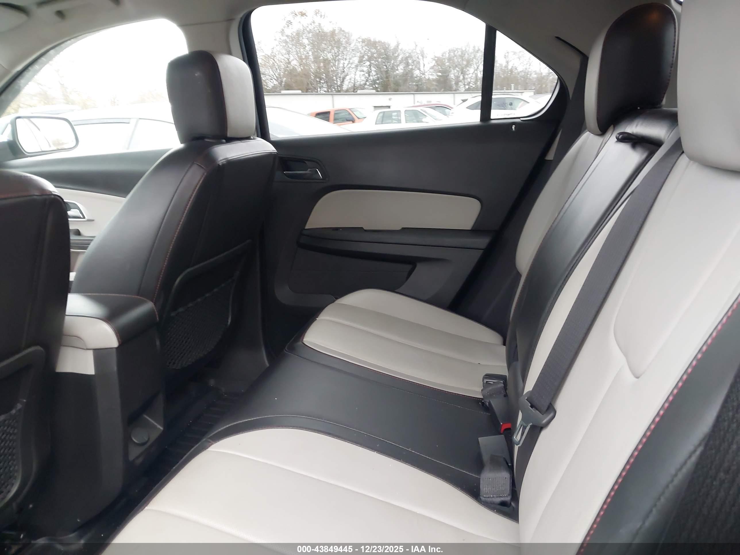 CHEVROLET EQUINOX image 8
