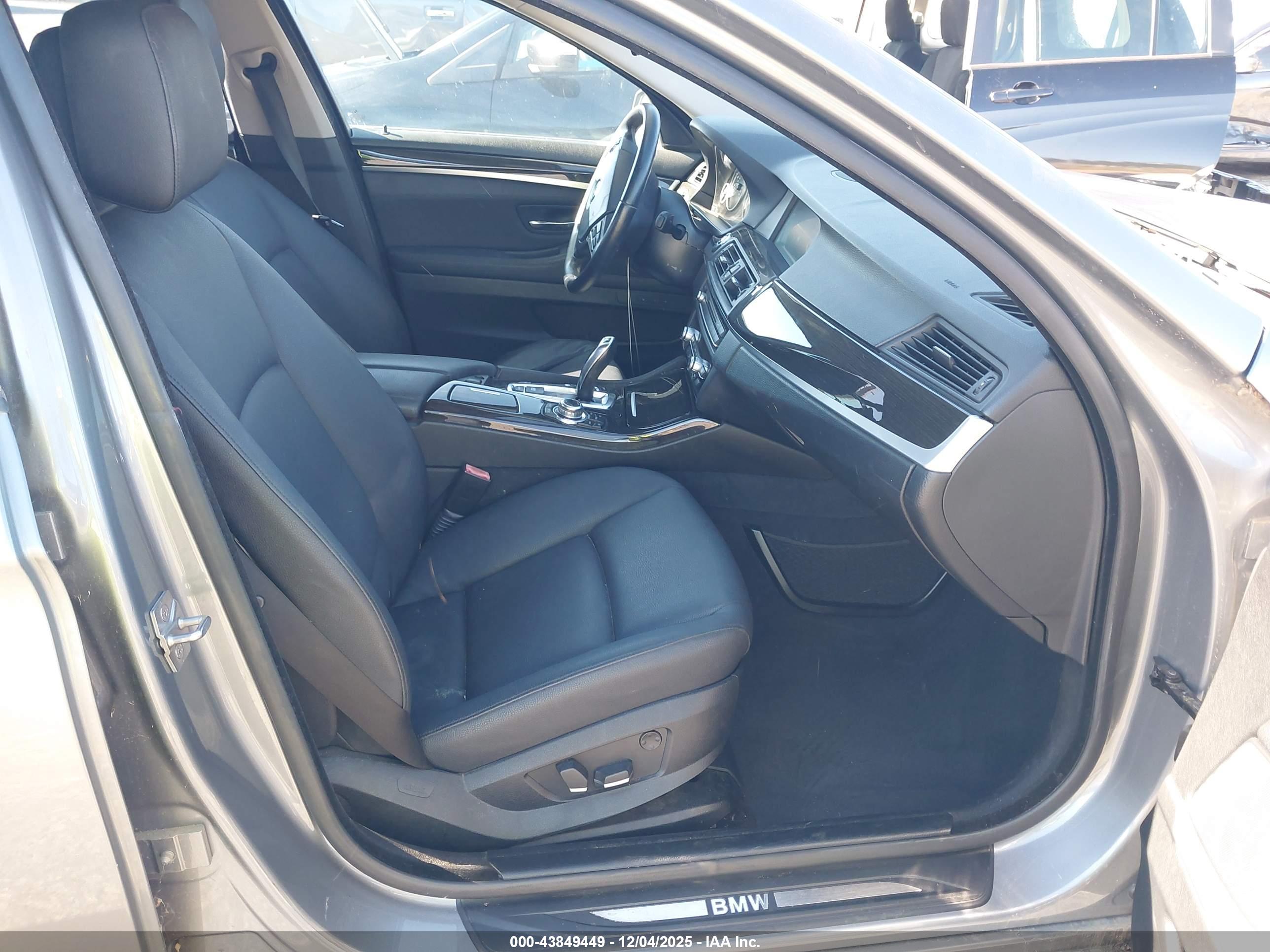 BMW 528I image 5