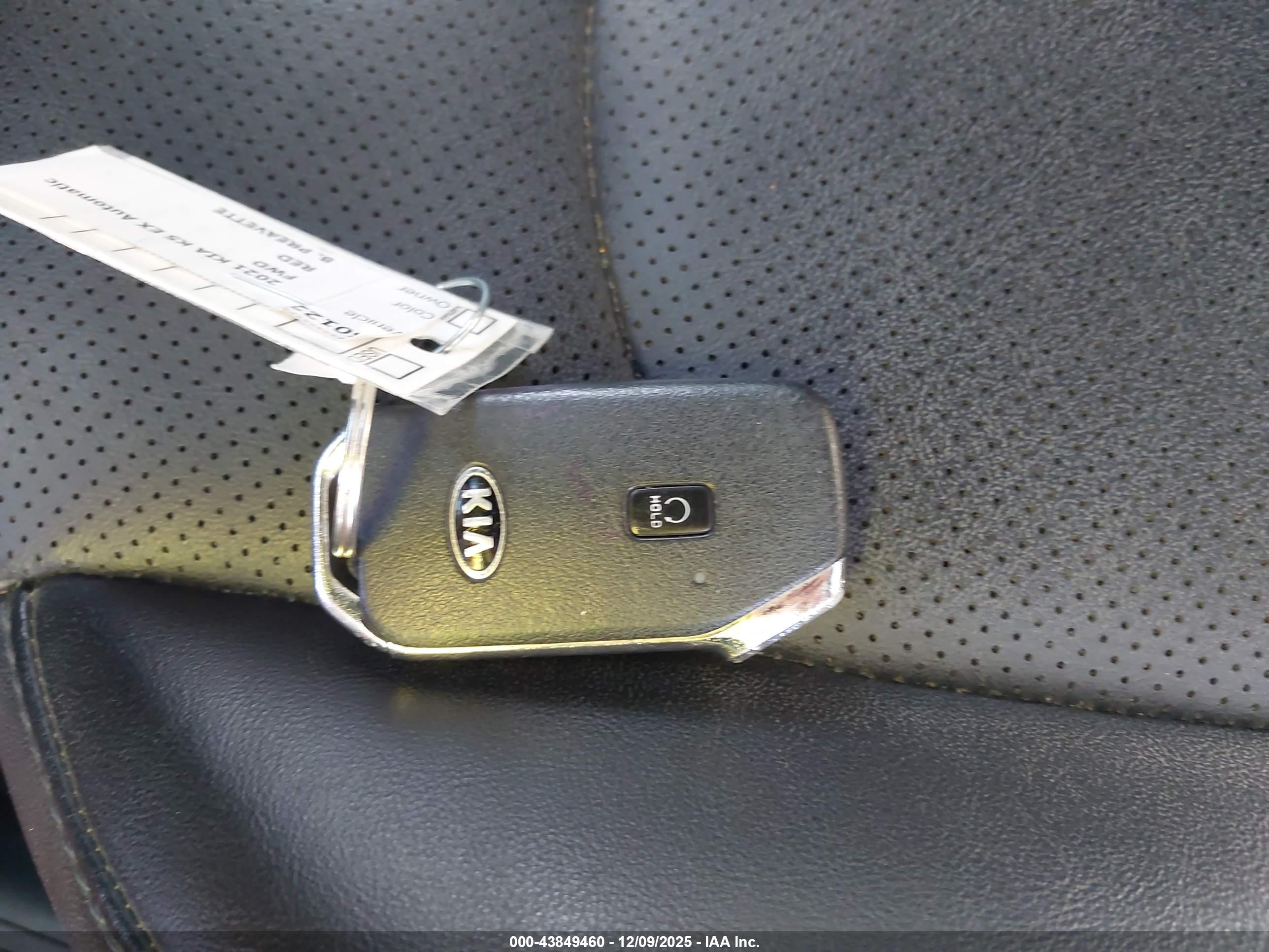 KIA K5 image 11