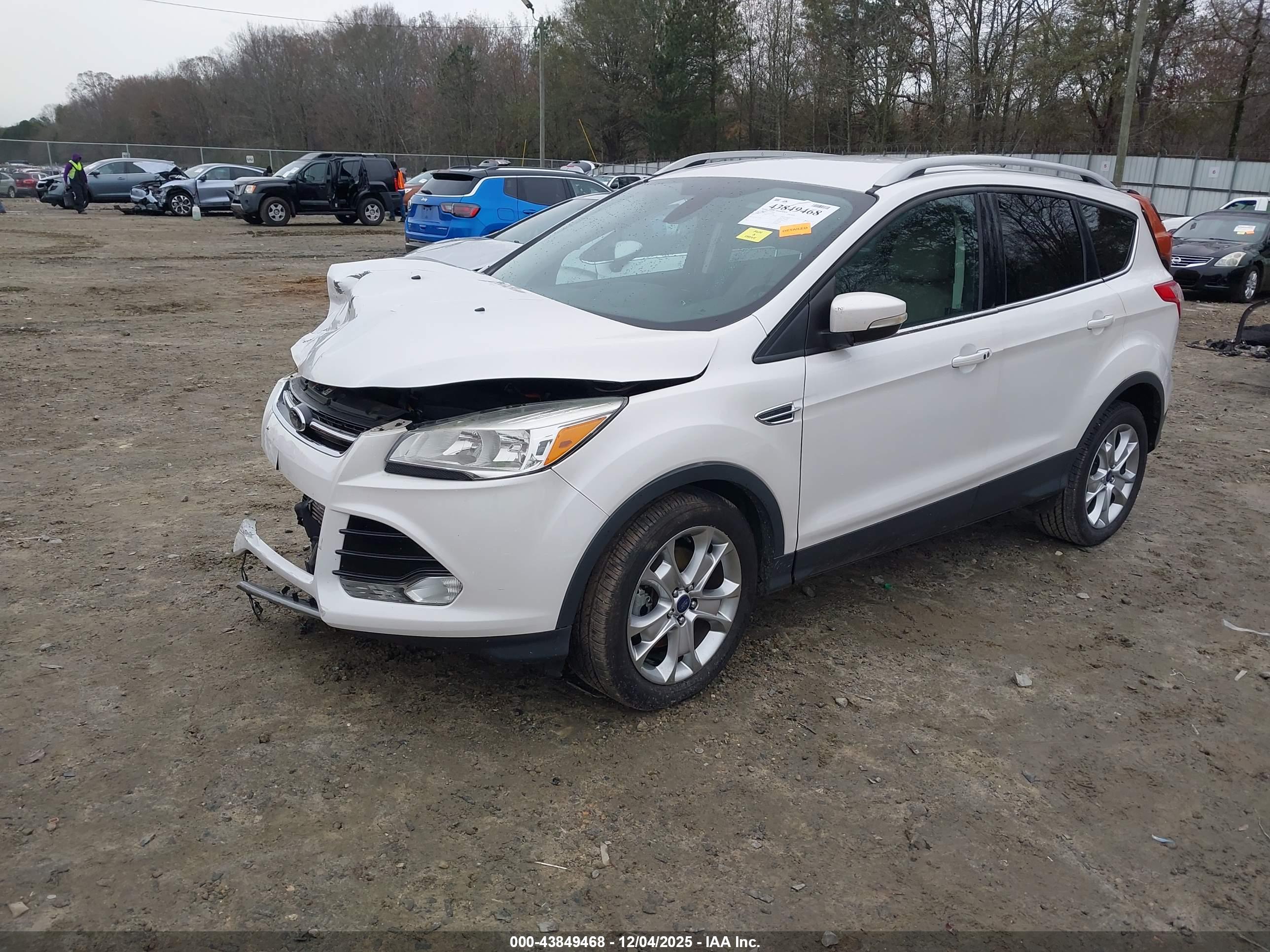 FORD ESCAPE image 2