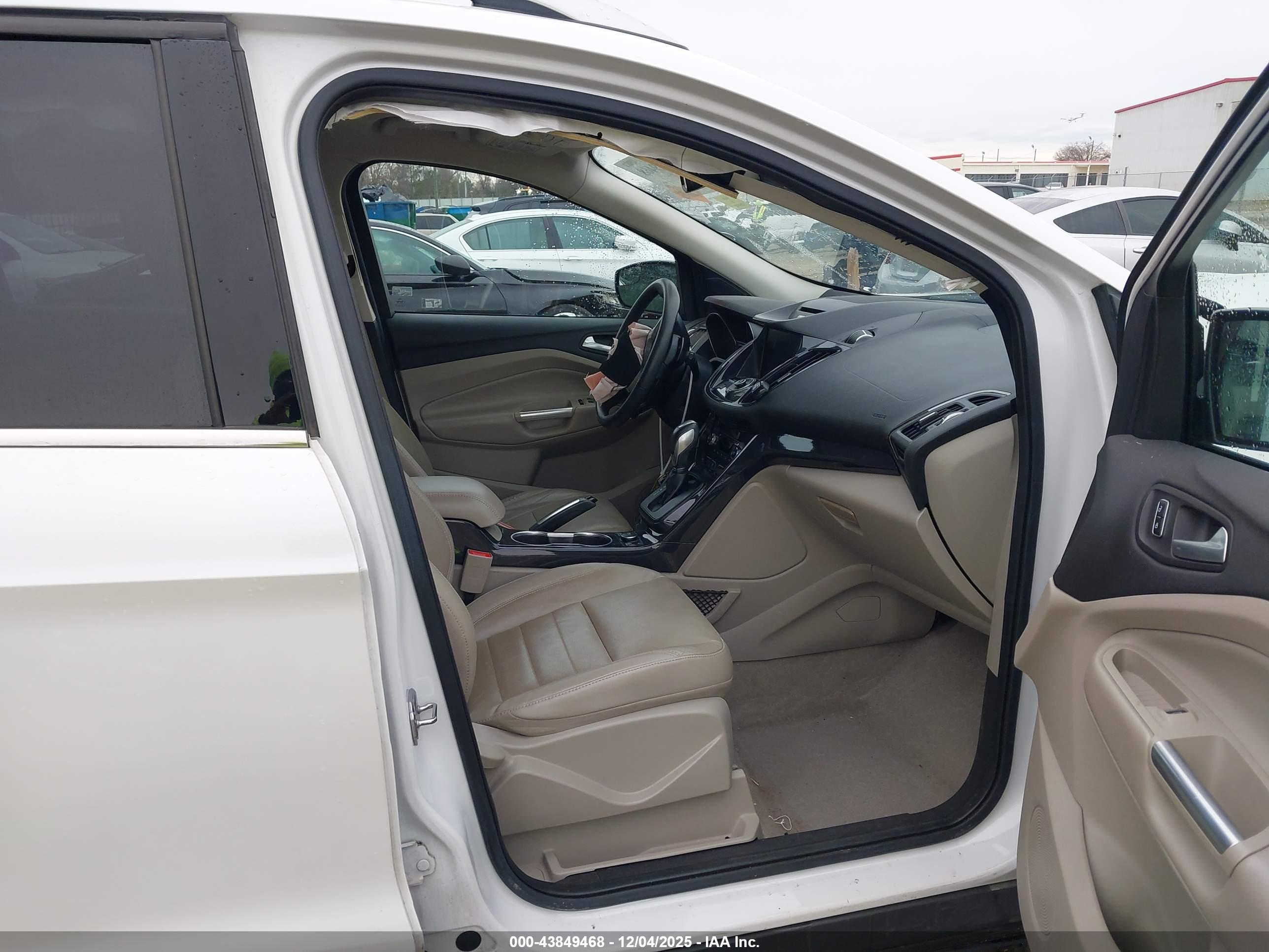 FORD ESCAPE image 5