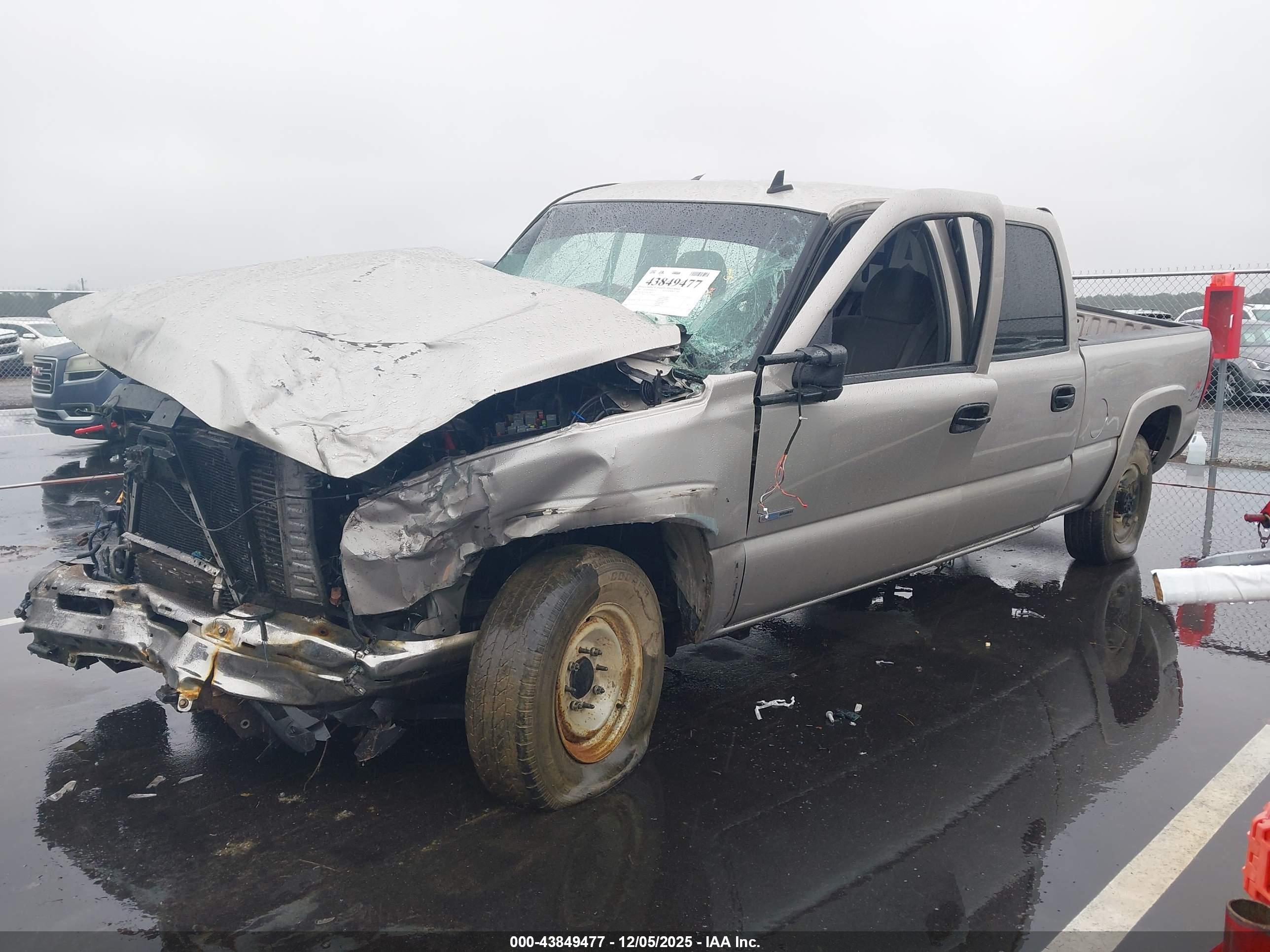 CHEVROLET SILVERADO image 2