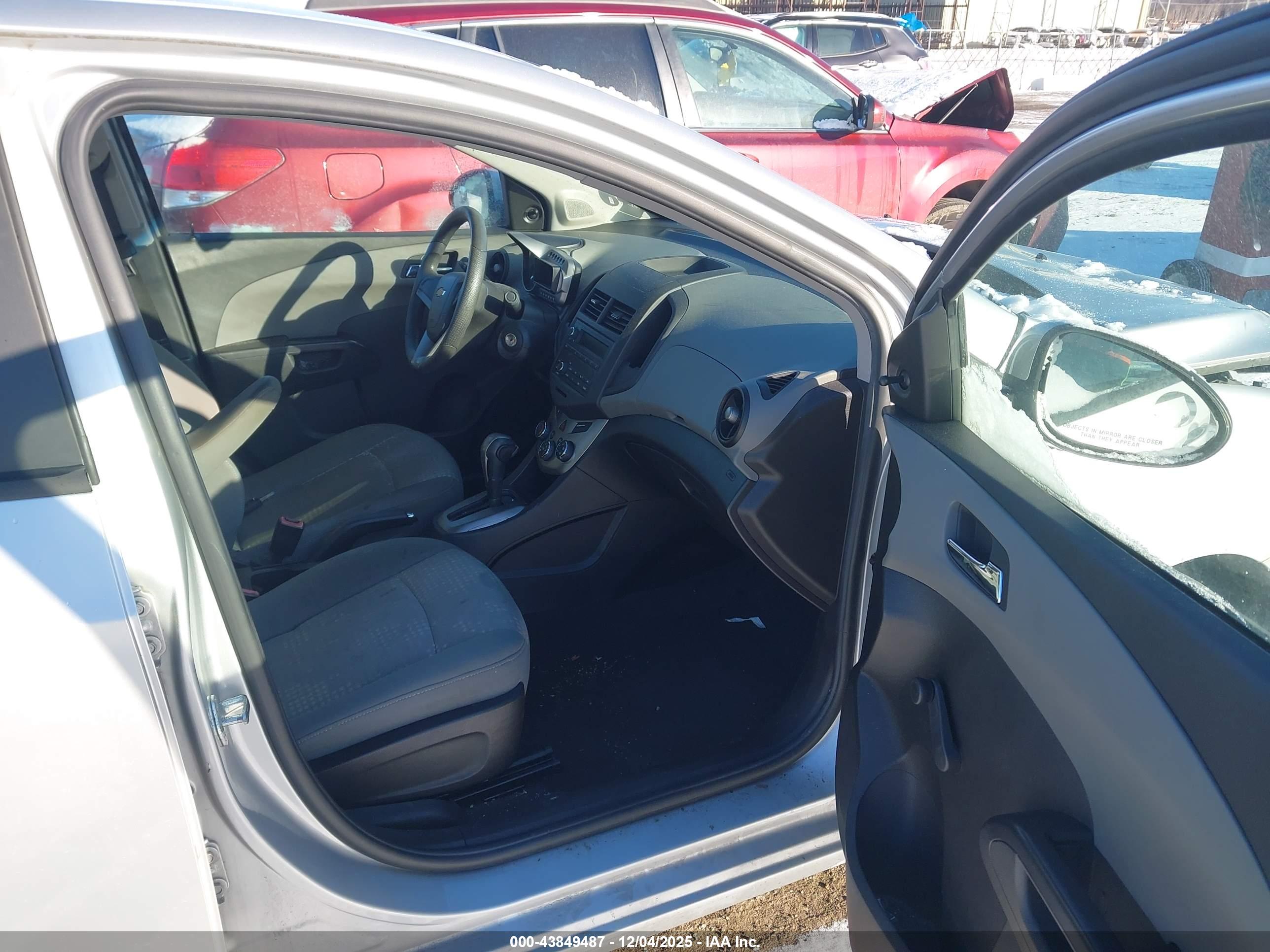 CHEVROLET SONIC image 5
