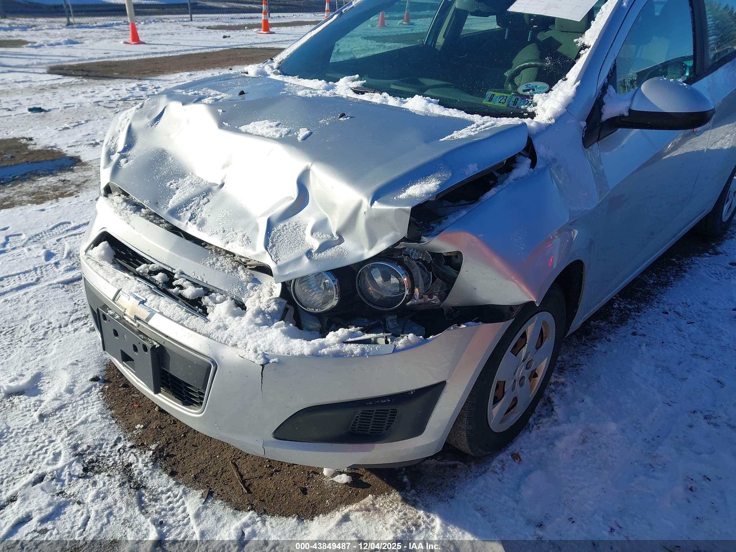 CHEVROLET SONIC image 6