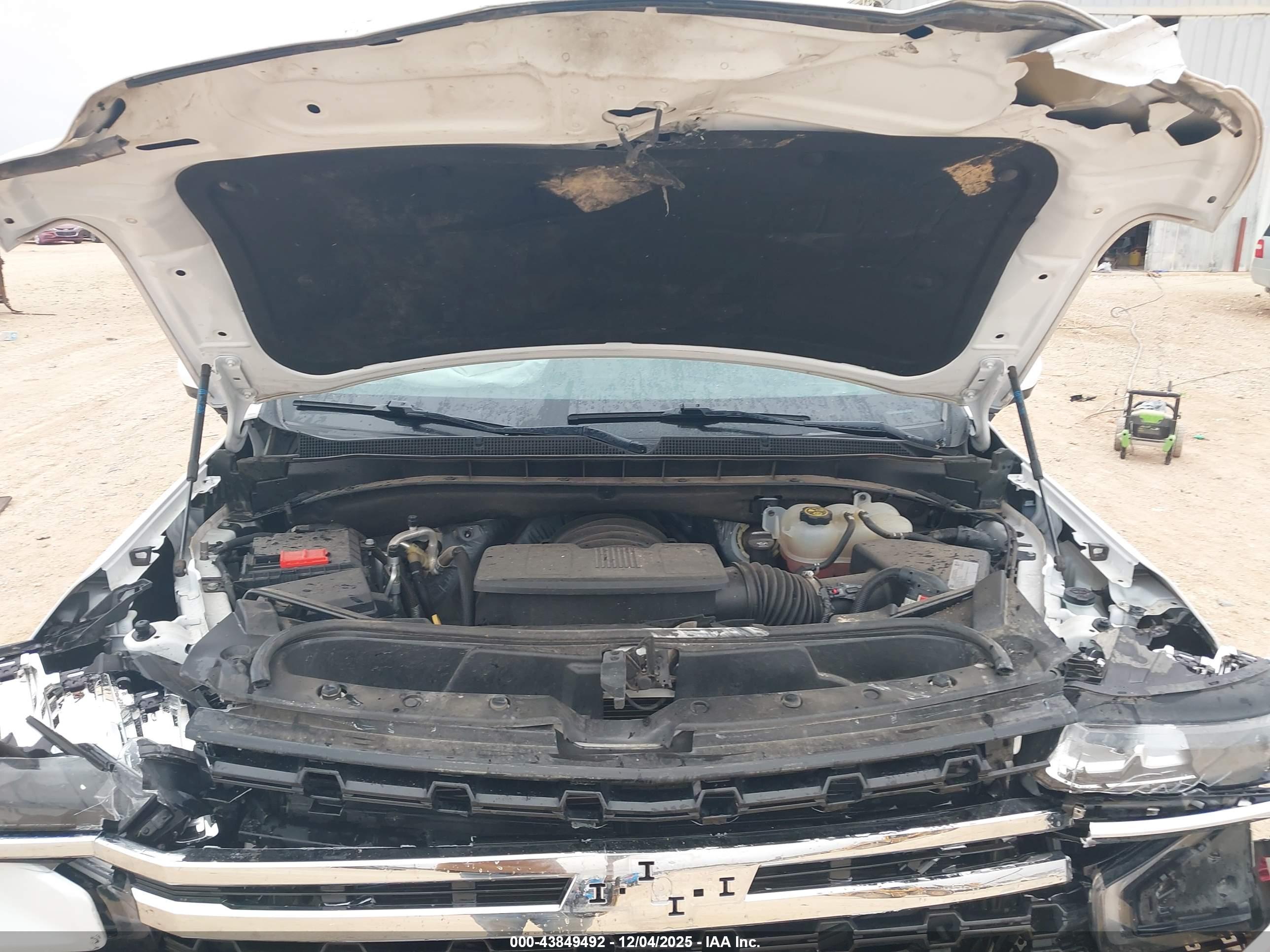 CHEVROLET SUBURBAN image 10