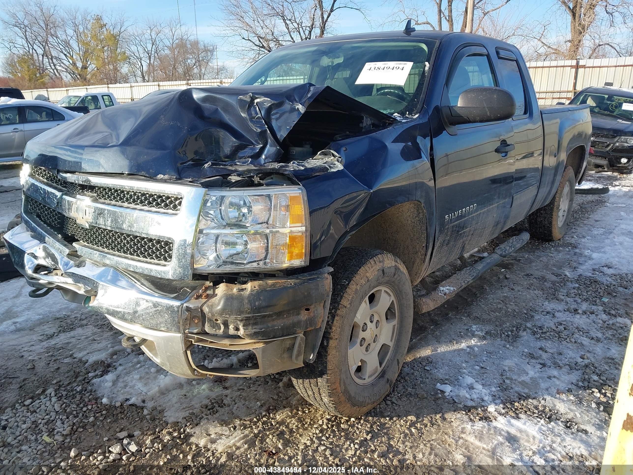 CHEVROLET SILVERADO image 2